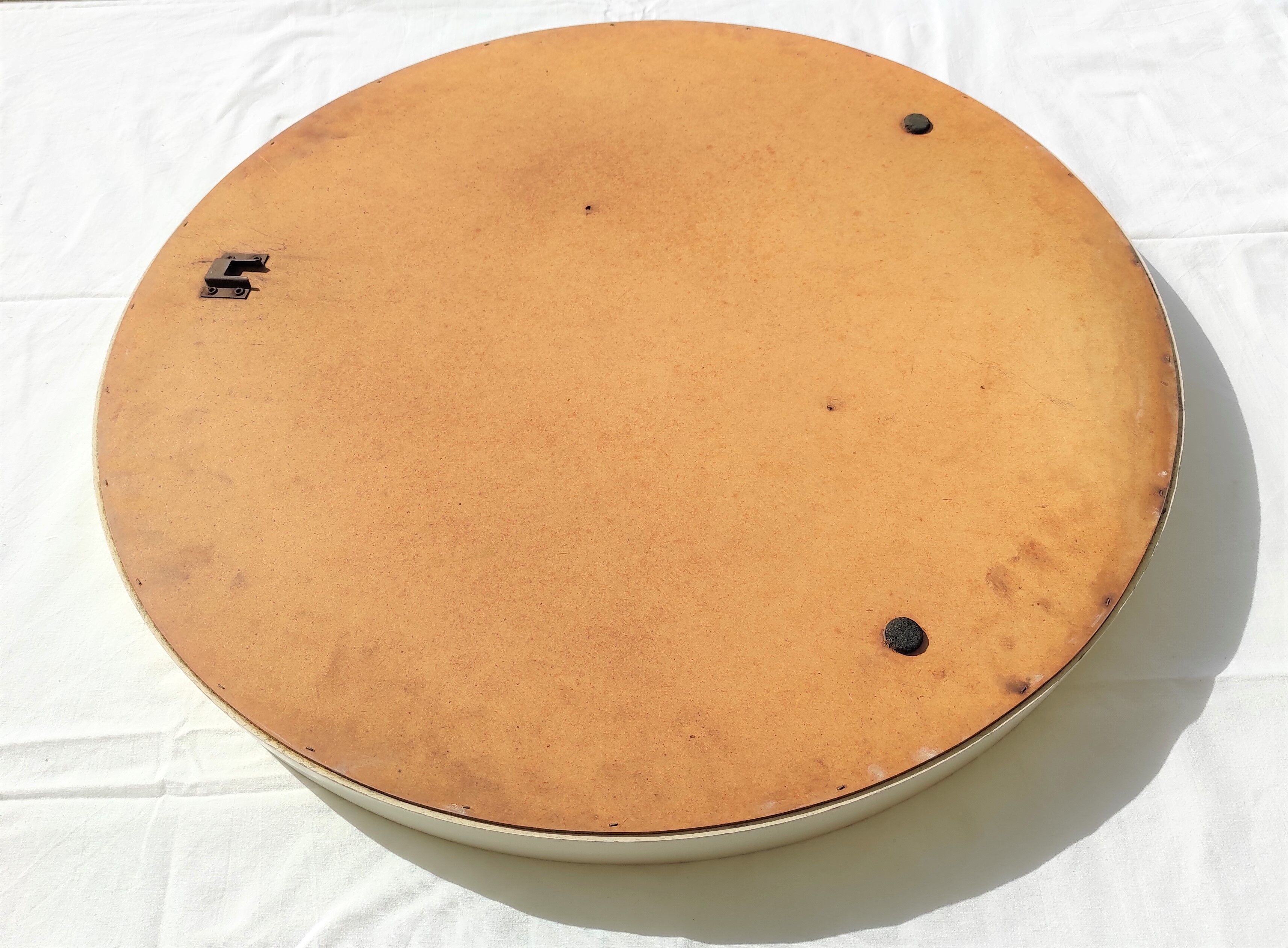 Round mirror 1950 / 1960 said to cap white wooden surround diameter 67 cm