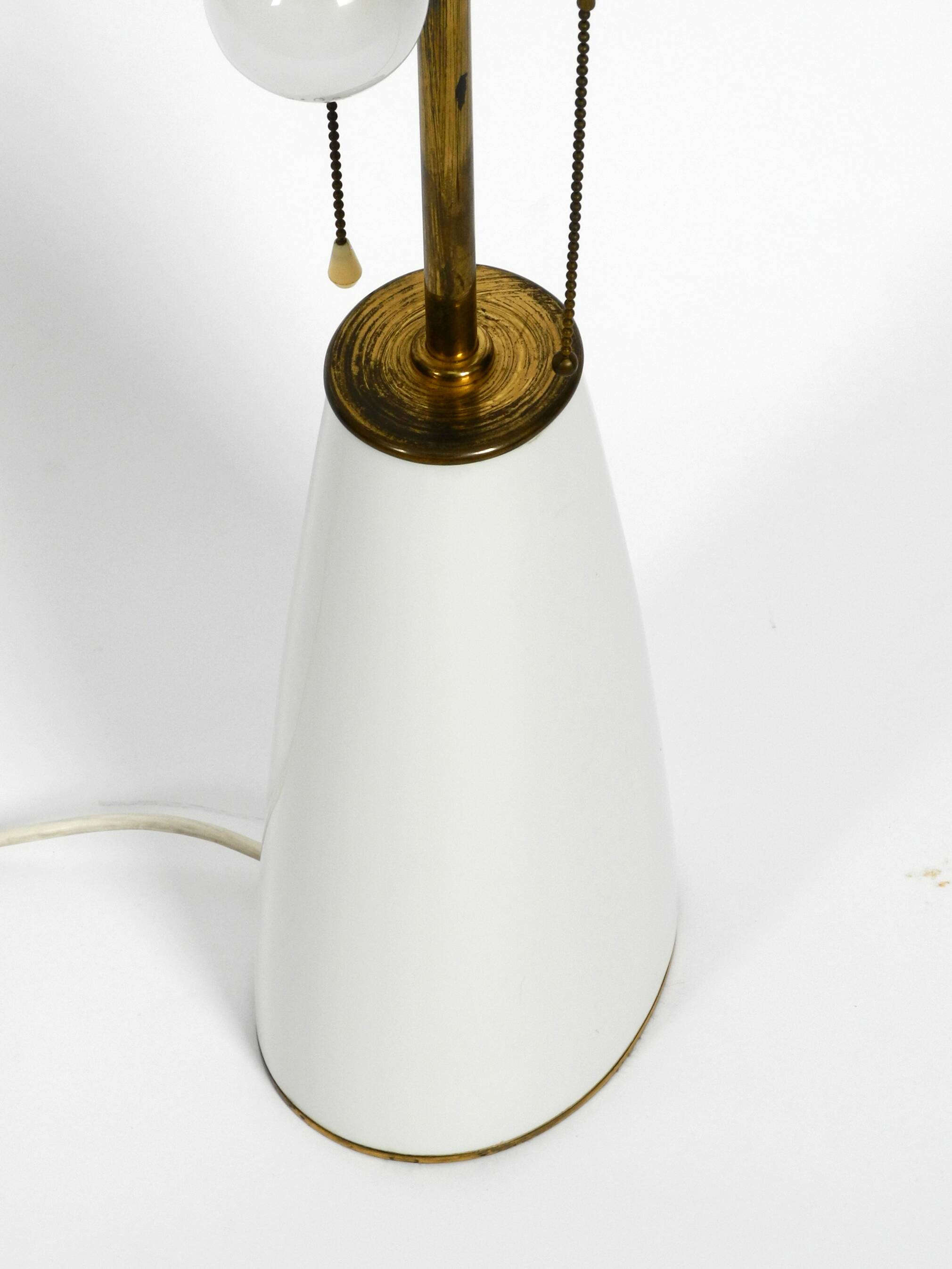 Large elegant 1960s KPM table lamp in porcelain and pleated silk lampshade