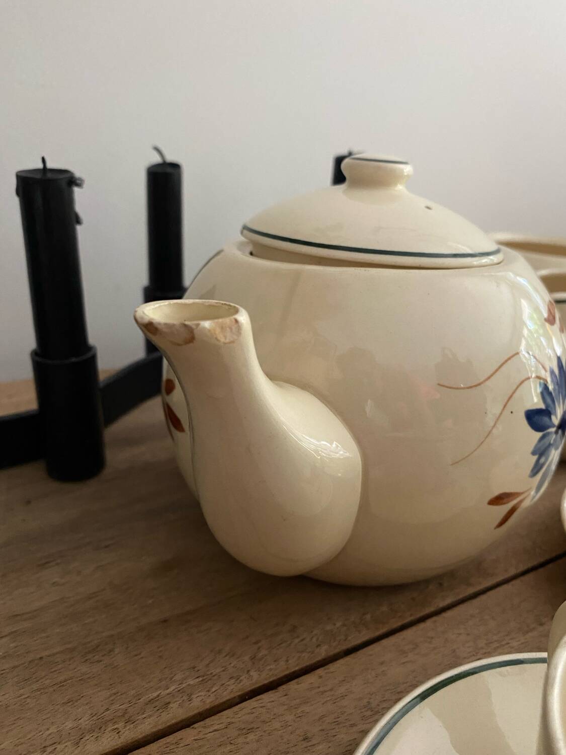 HBCM 19-piece earthenware tea/coffee set, Queen model