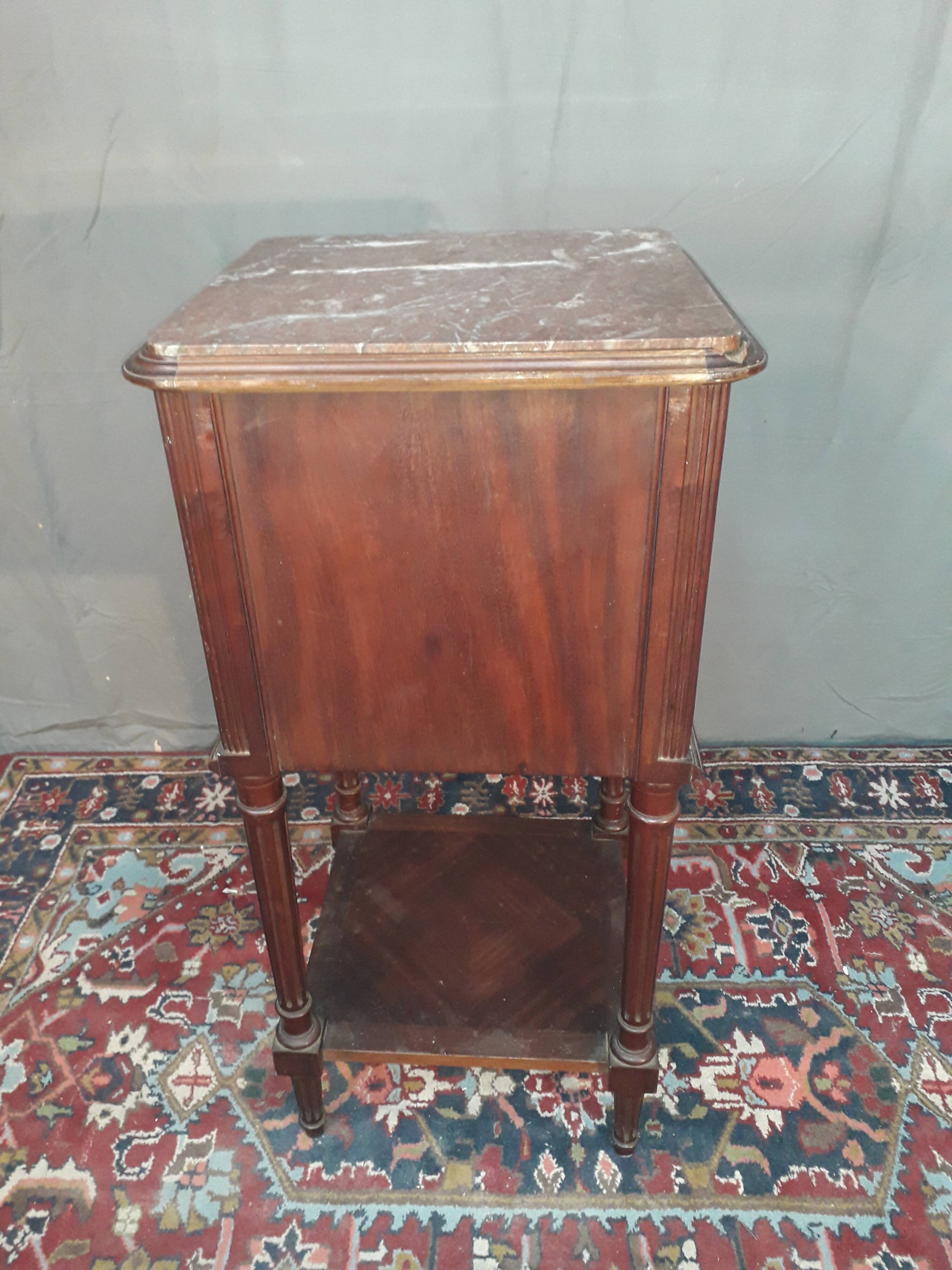 Chevet de style Louis XVI