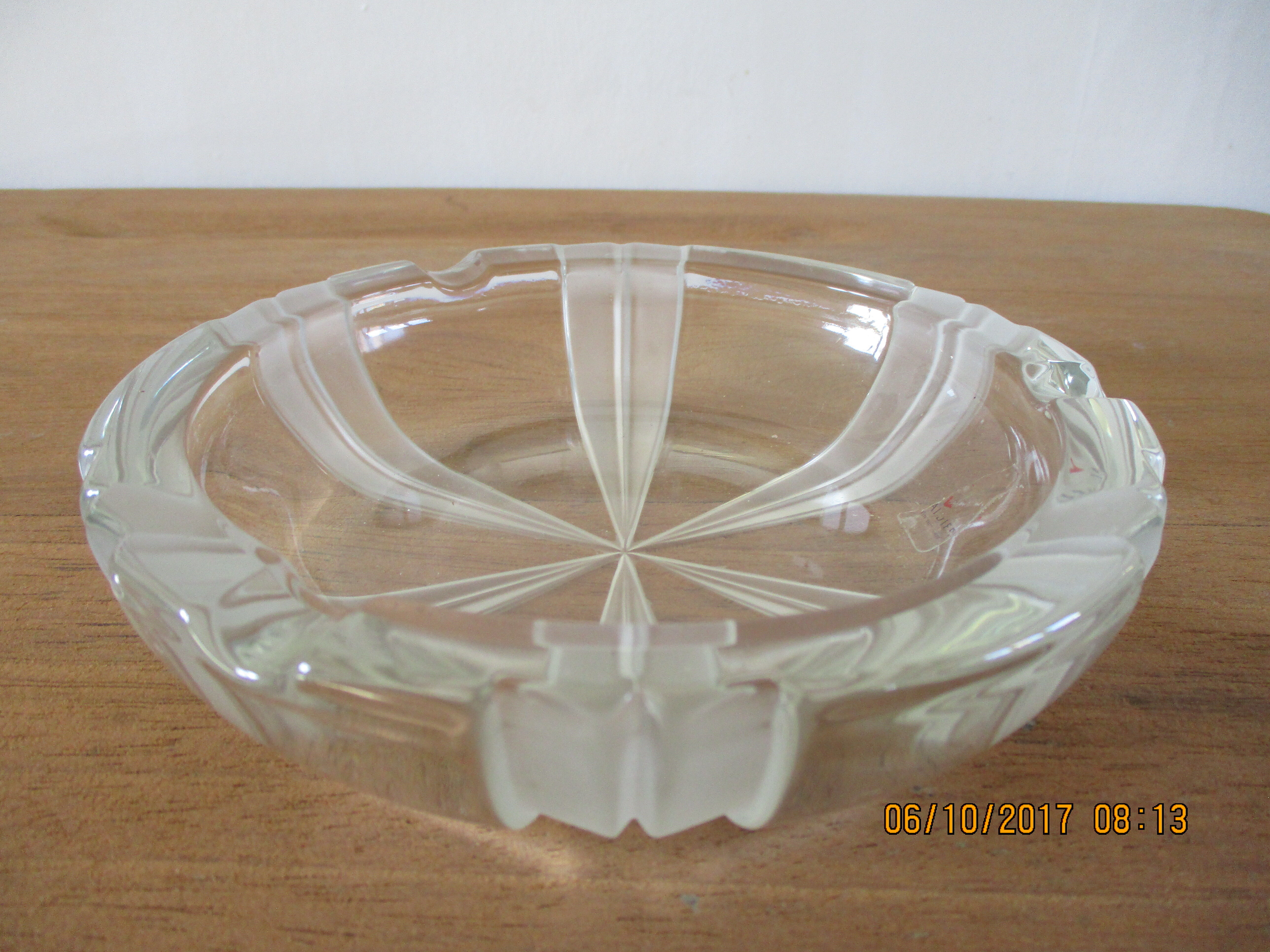 Empty pocket in Veneto glass signed years