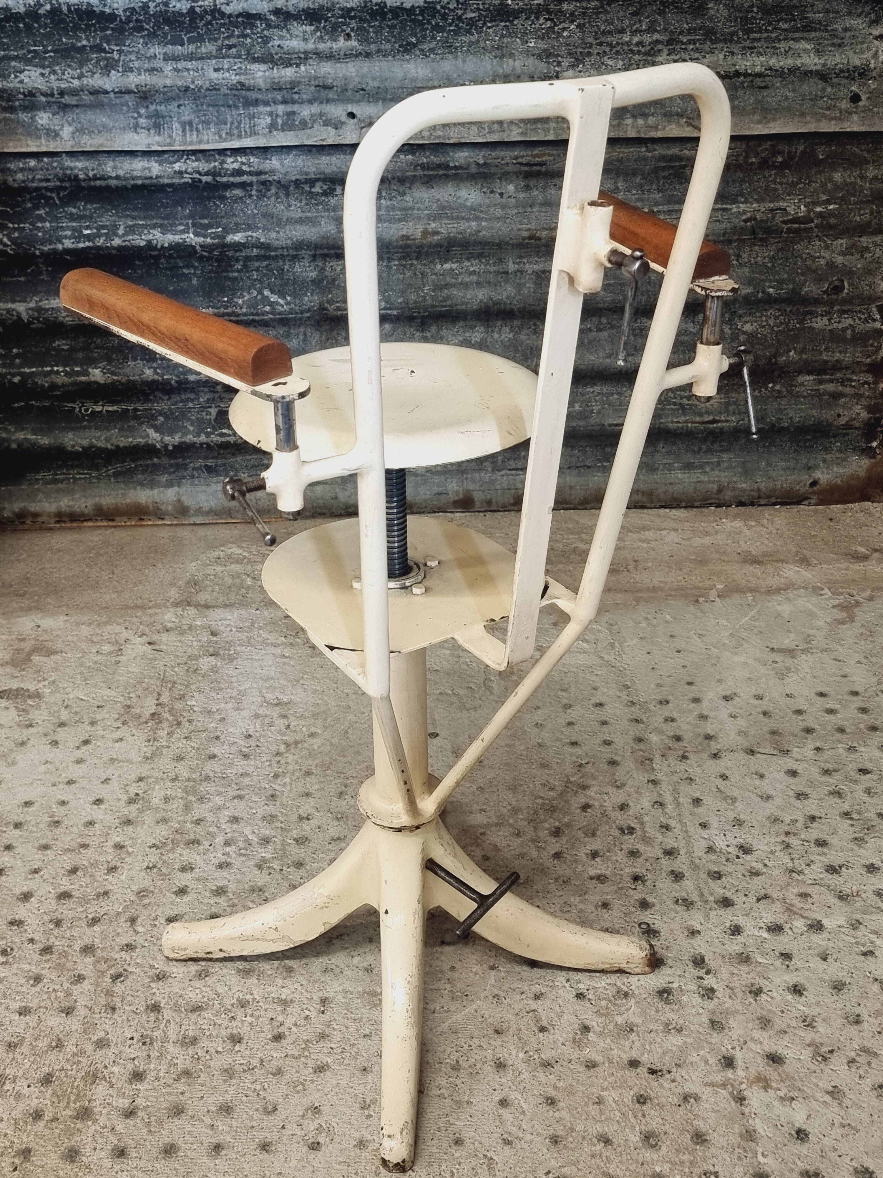 Fauteuil de dentiste ancien de Belgique période 1900/1920