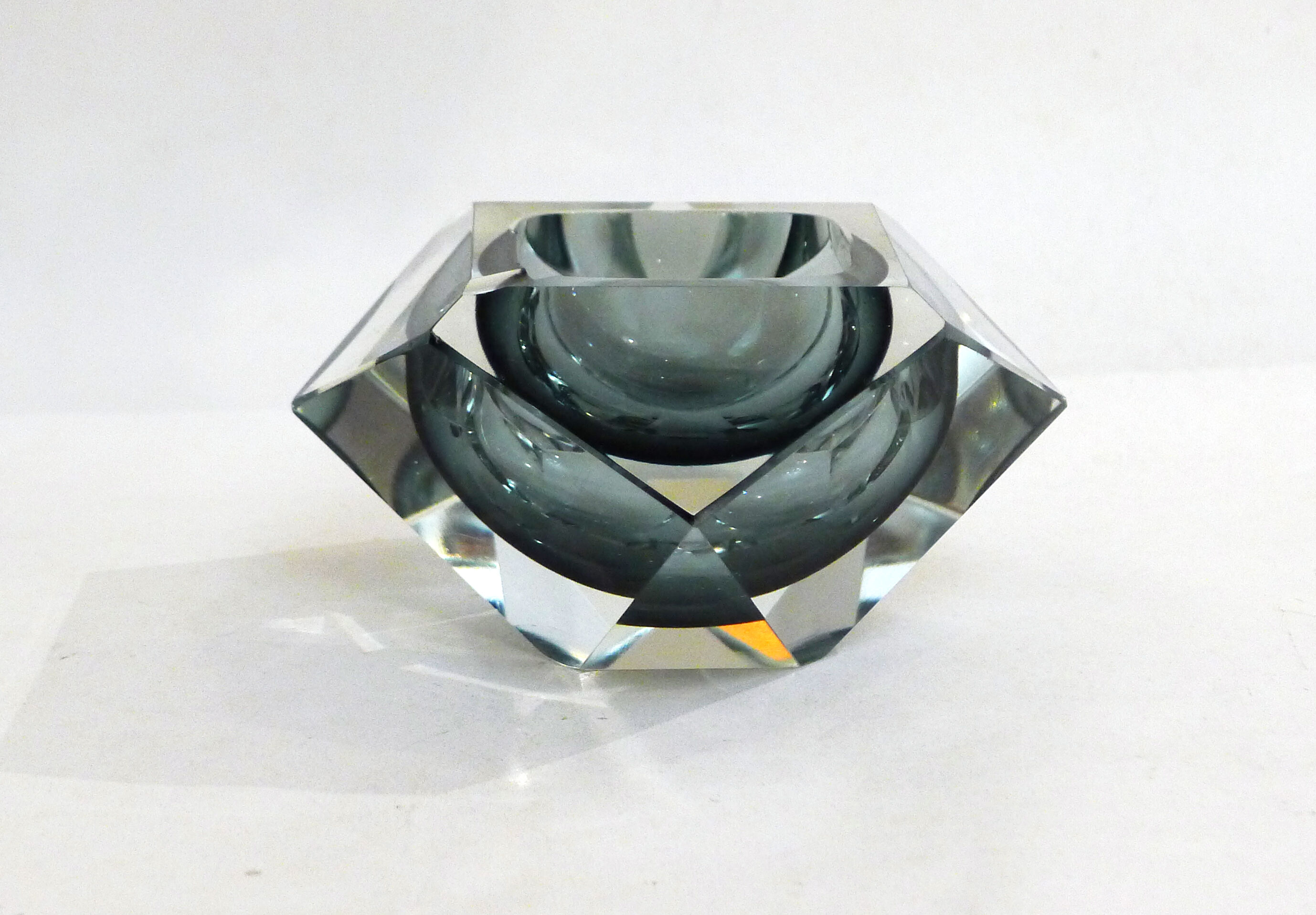 Ashtray Sommerso Murano faceted grey