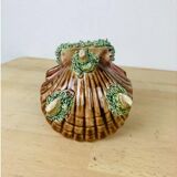 Empty pocket shell slip soap holder