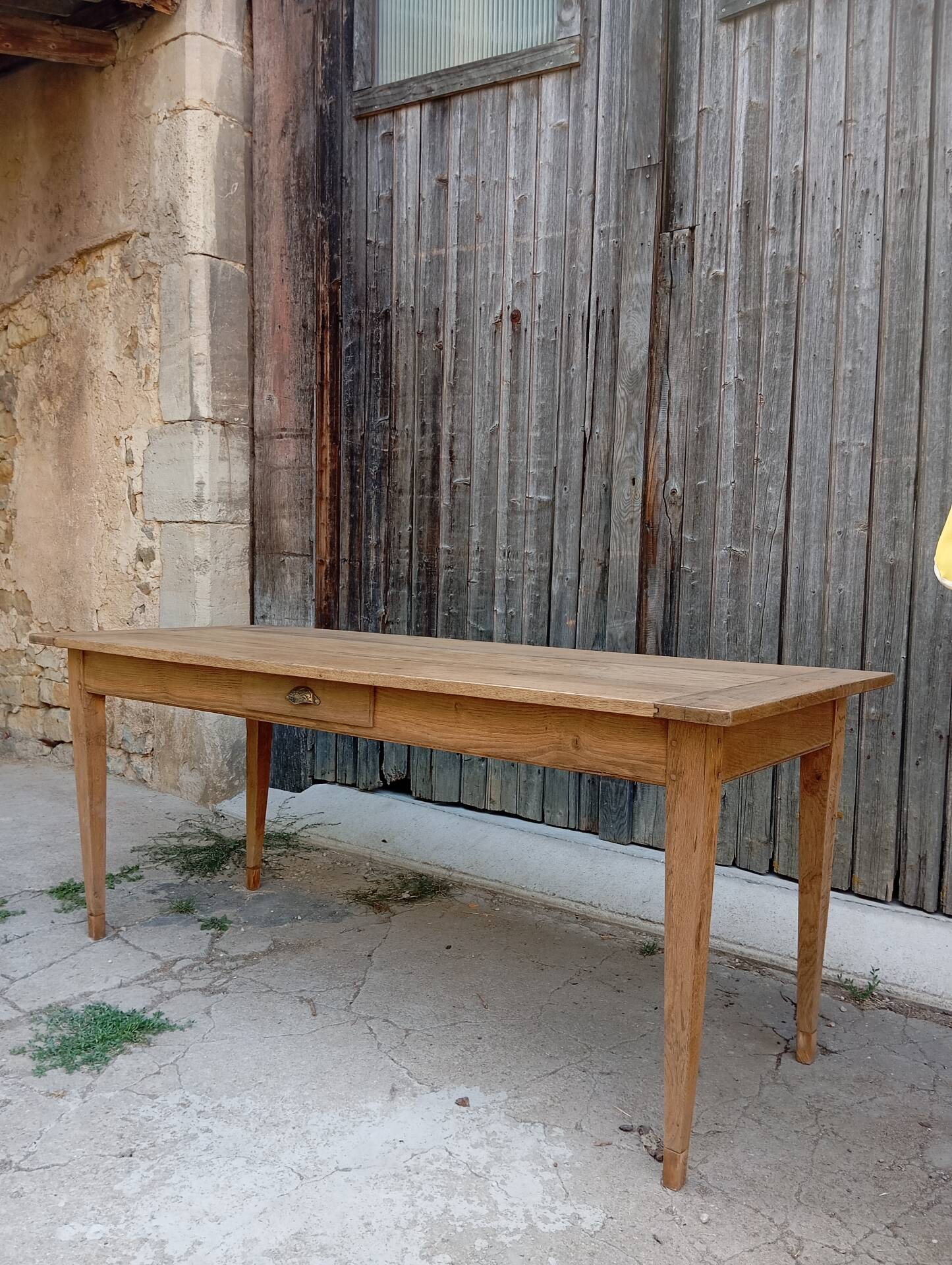 Farm table