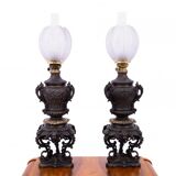 Paire de lampes à huile en bronze, France, vers 1880.