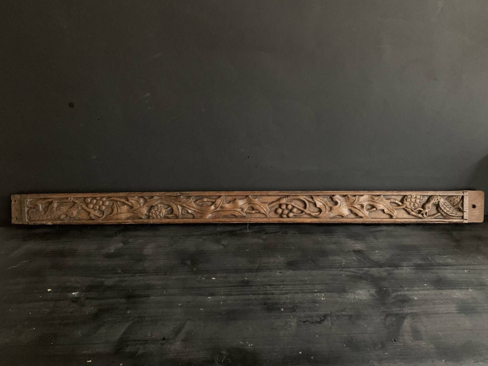 Haute époque wall frieze in carved walnut wood, 16th century