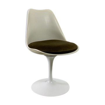 Tulip chair Eero Saarinen for Knoll International