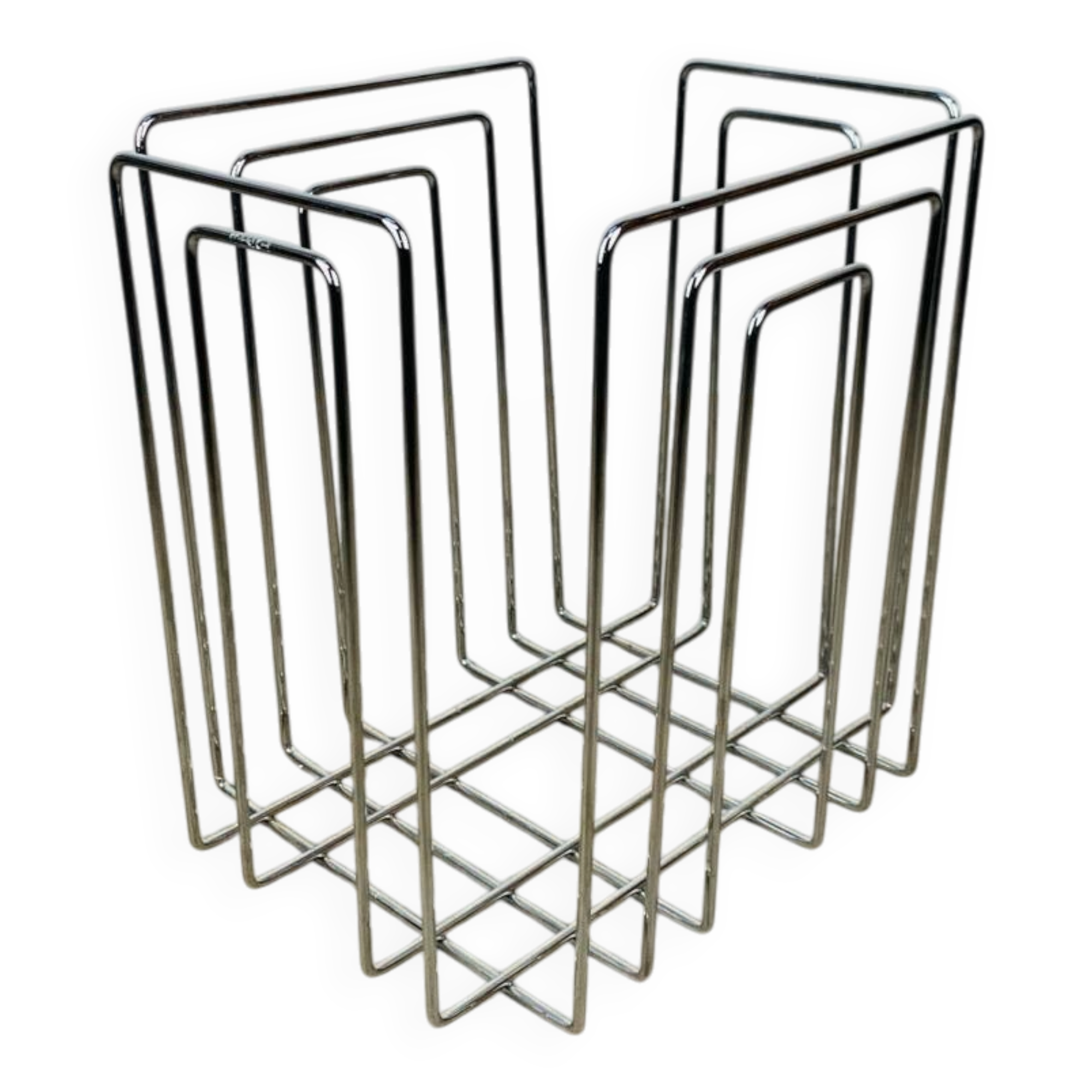Chrome metal magazine rack by Willy Glaeser for TMP, 1980s.