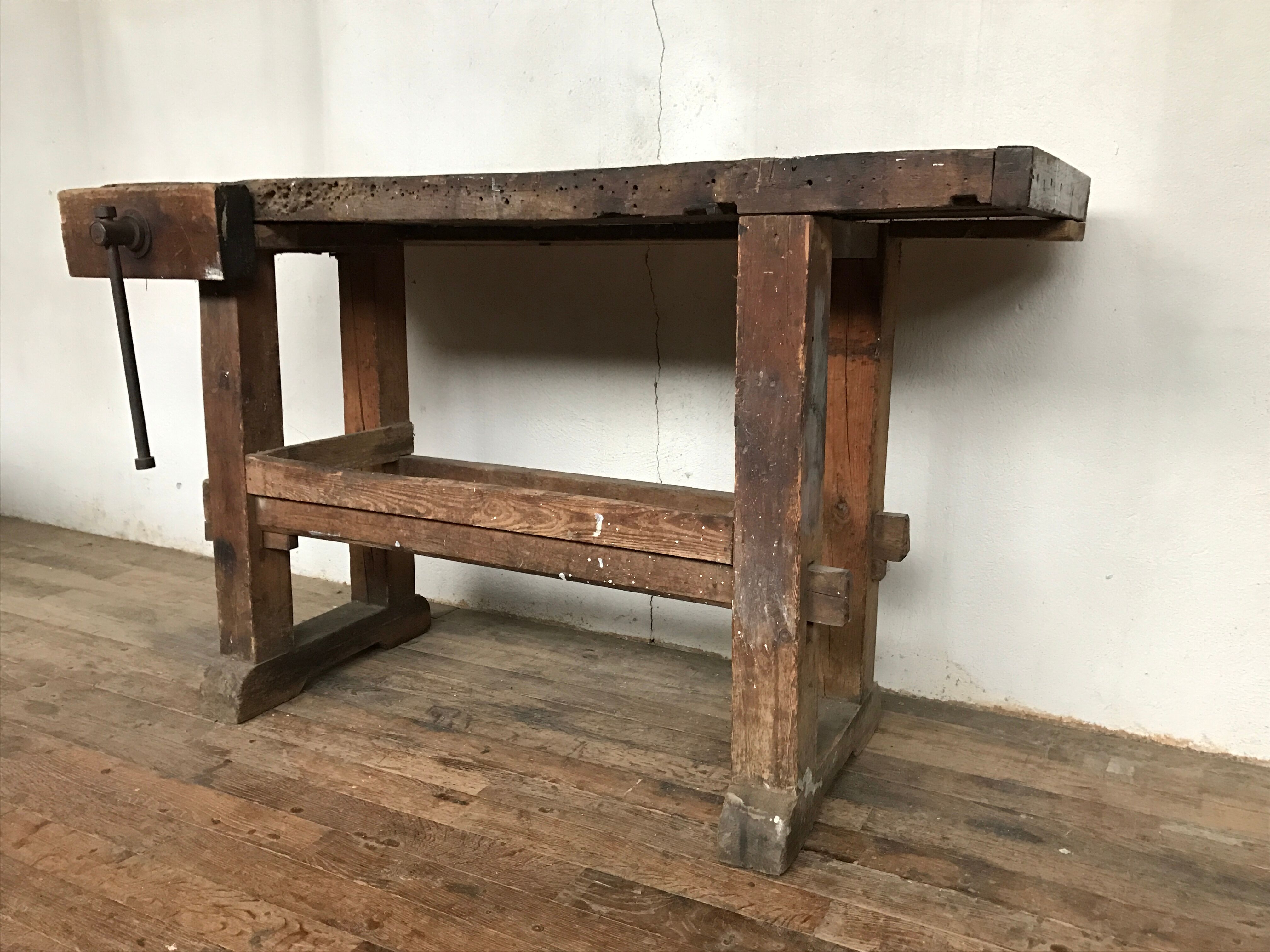 Carpenter Workbench raw wood end 1900
