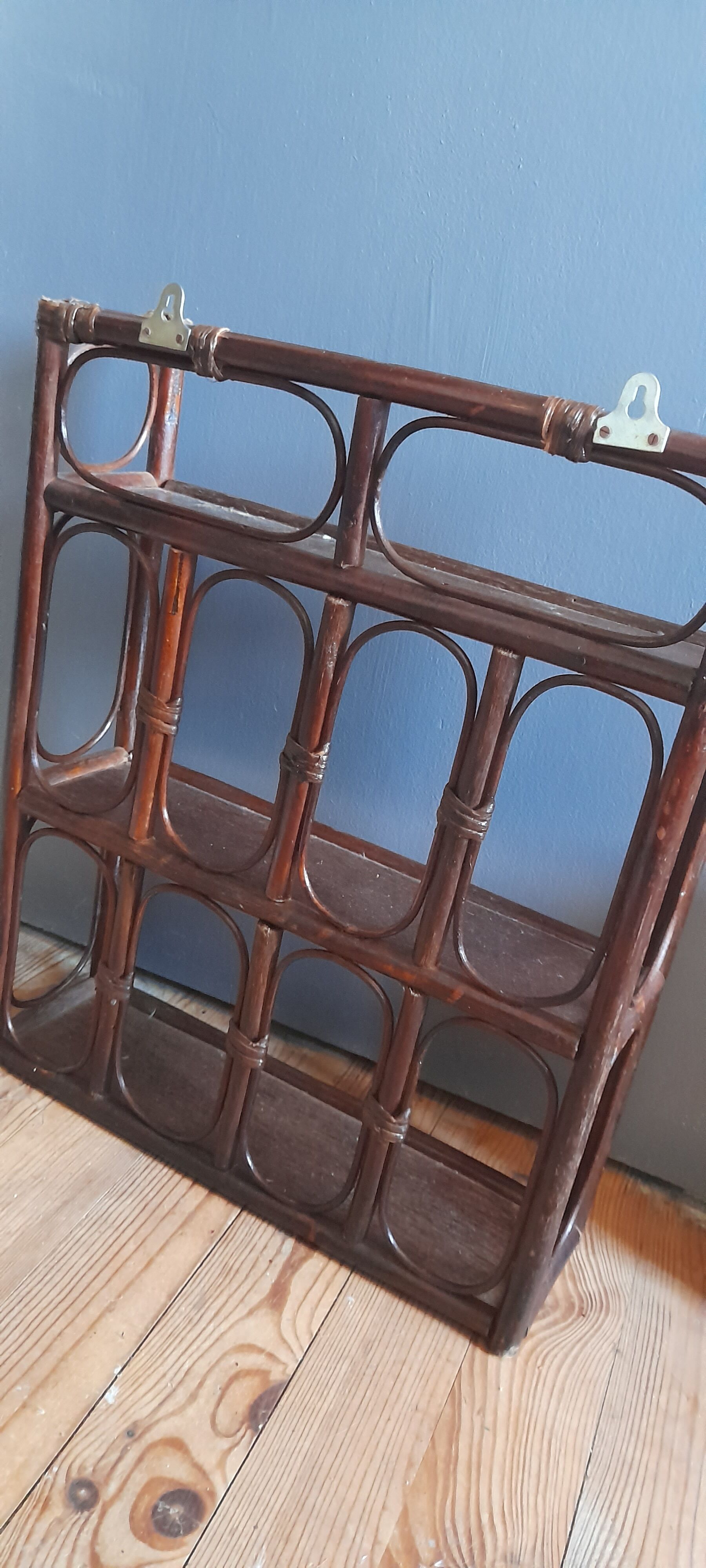 Etagère murale en bambou & rotin couleur marron, vintage 1960