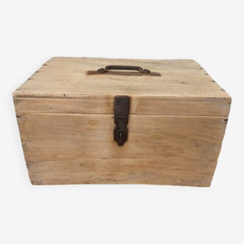 Box, natural wooden trunk
