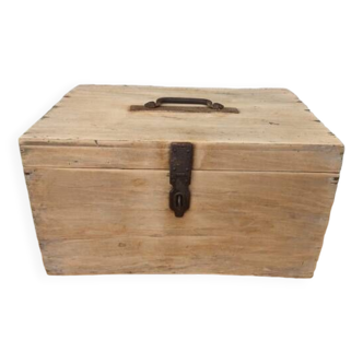 Box, natural wooden trunk