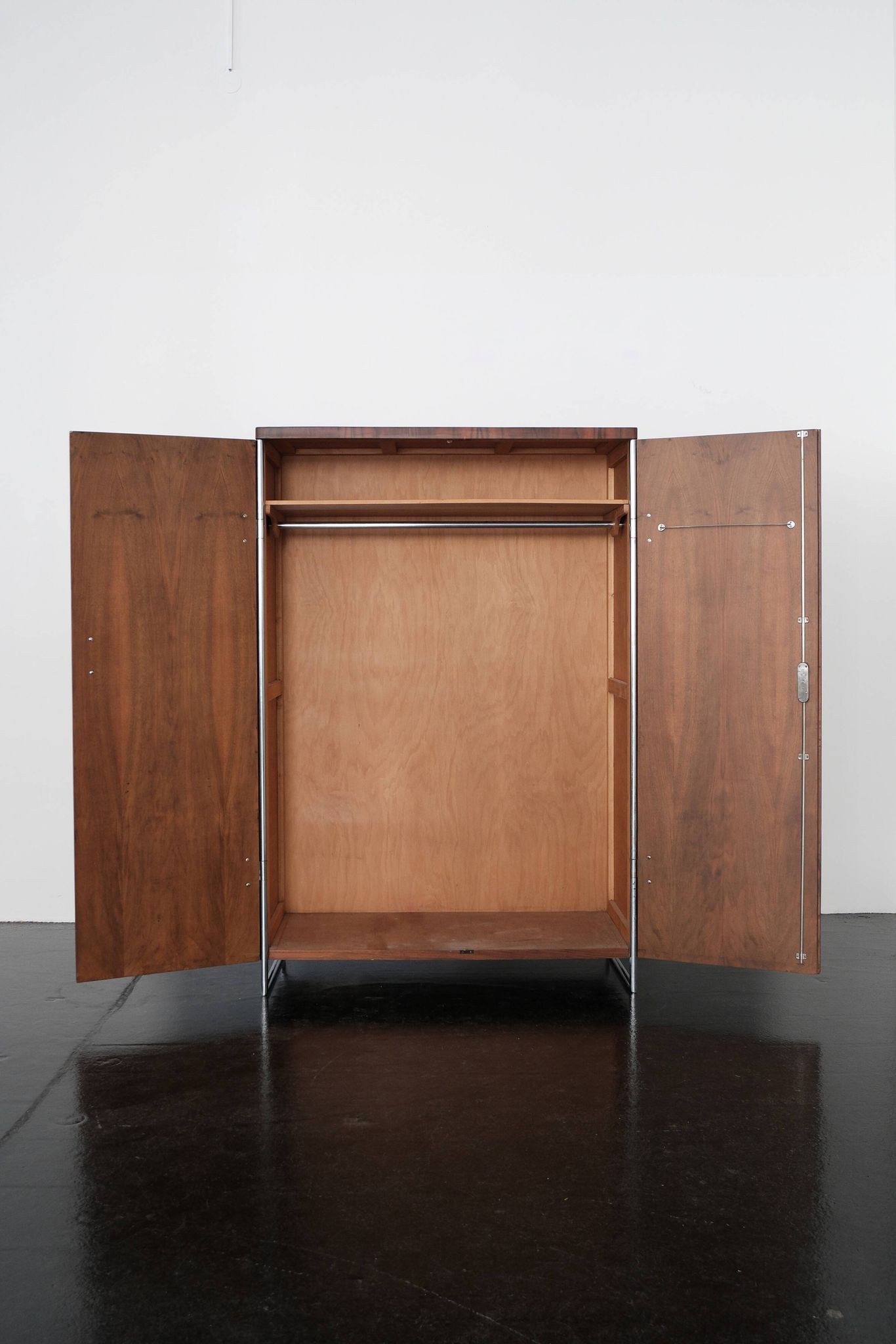 "KN 1" wardrobe by Mücke Melder