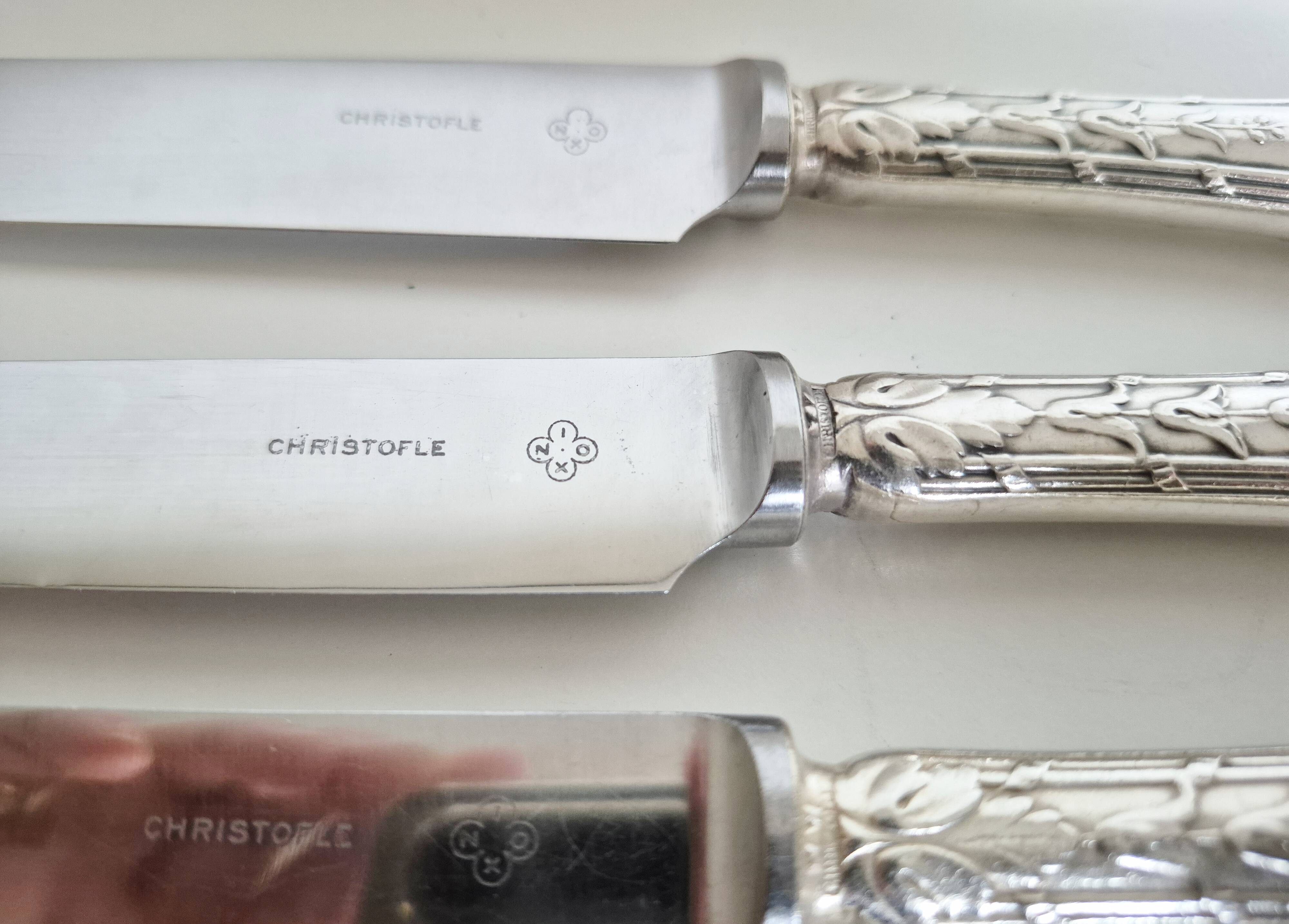 Lot de 6 couteaux de table Christofle ,  lame inox et manche en argent