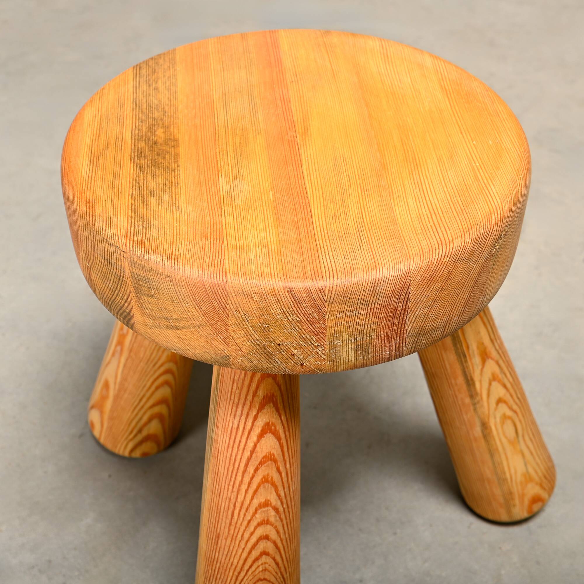 Ingvar Hildingsson Scandinavian solid Pine tripod Stool, Sweden 1970s