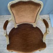 Fauteuil marron  style Louis XV