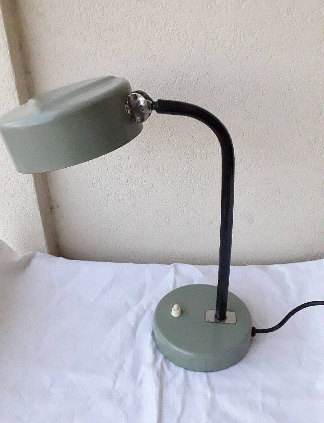 Desk lamp