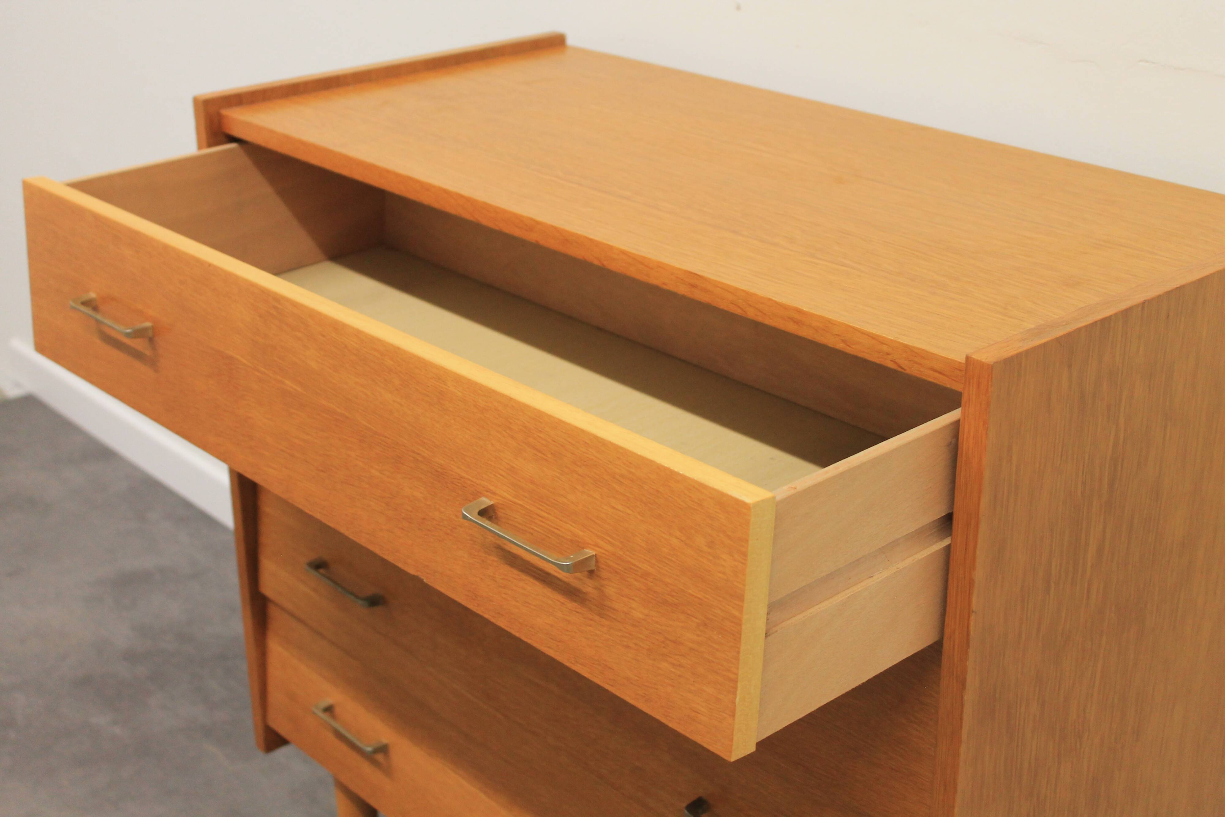 Commode vintage