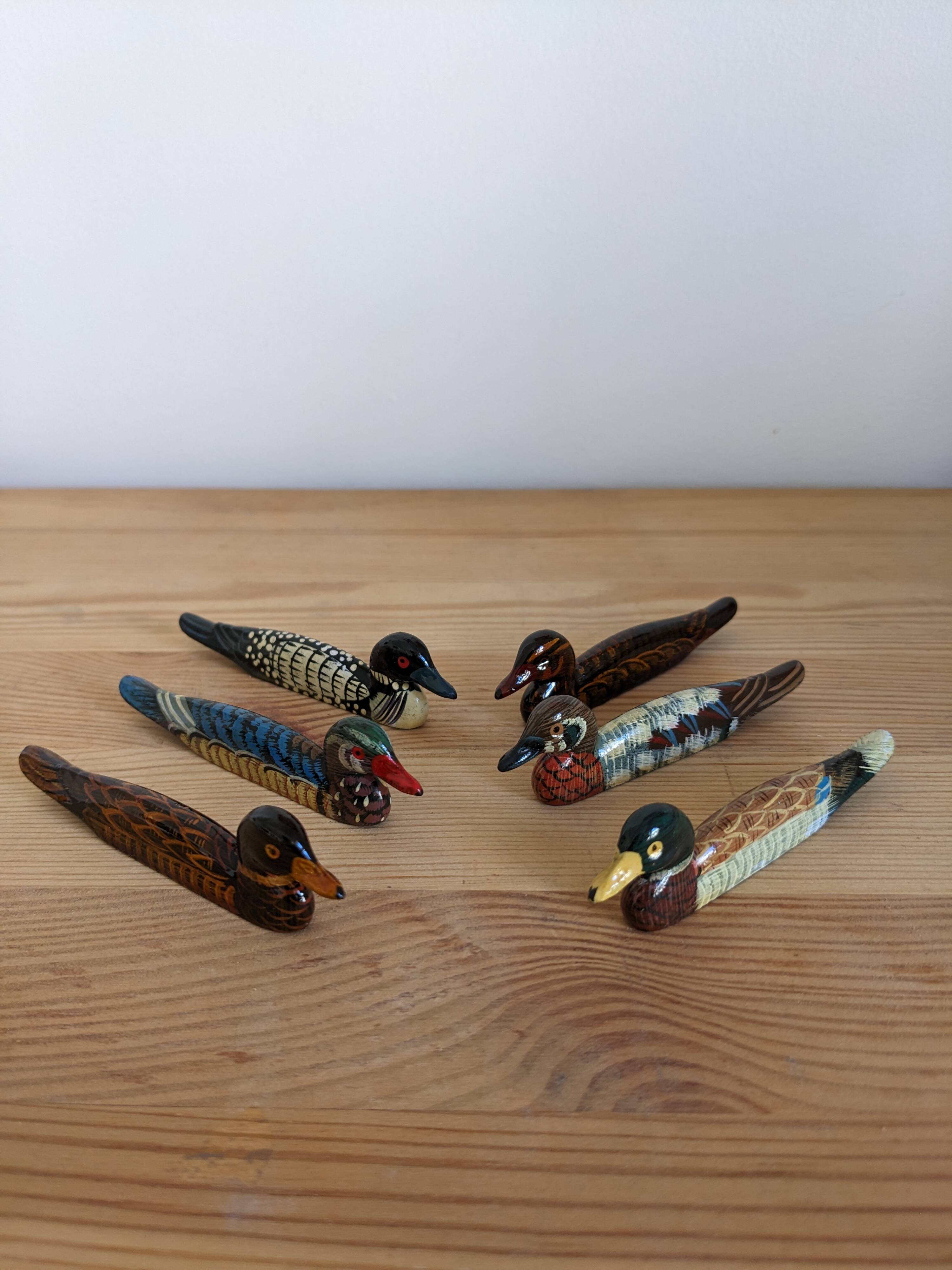 Lacquered wooden duck knife holders