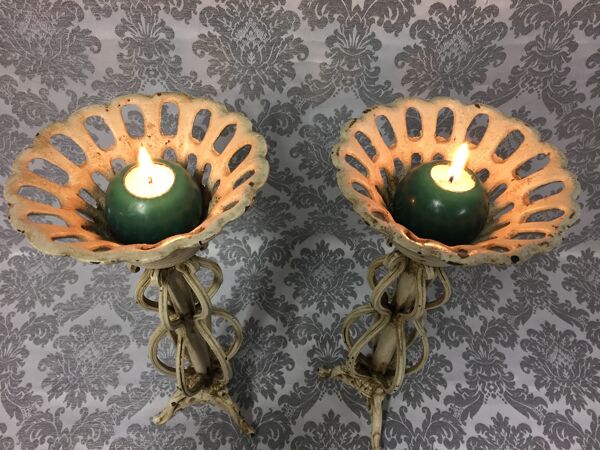 Paire de bougeoirs chandeliers fonte de fer patiné design renaissance