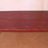 Ancienne table basse en teck birman patine rouge d’origine