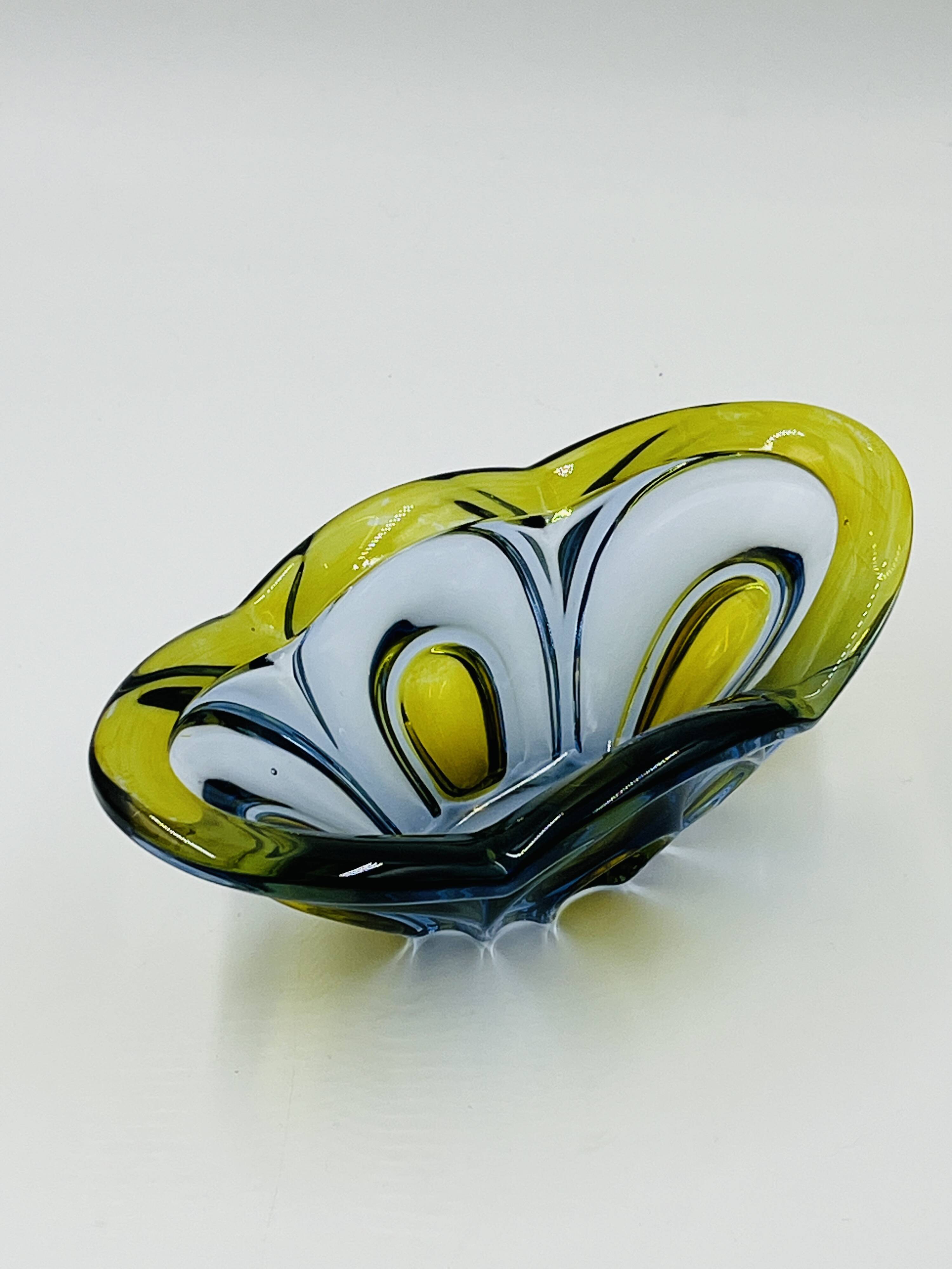 Coupe design en verre de Bohême Chribska