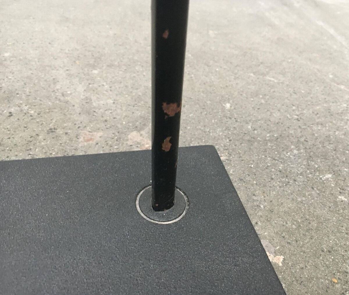 Postmodern Italian floor lamp Tao by Barbaglia & Colombo for PAF Studio