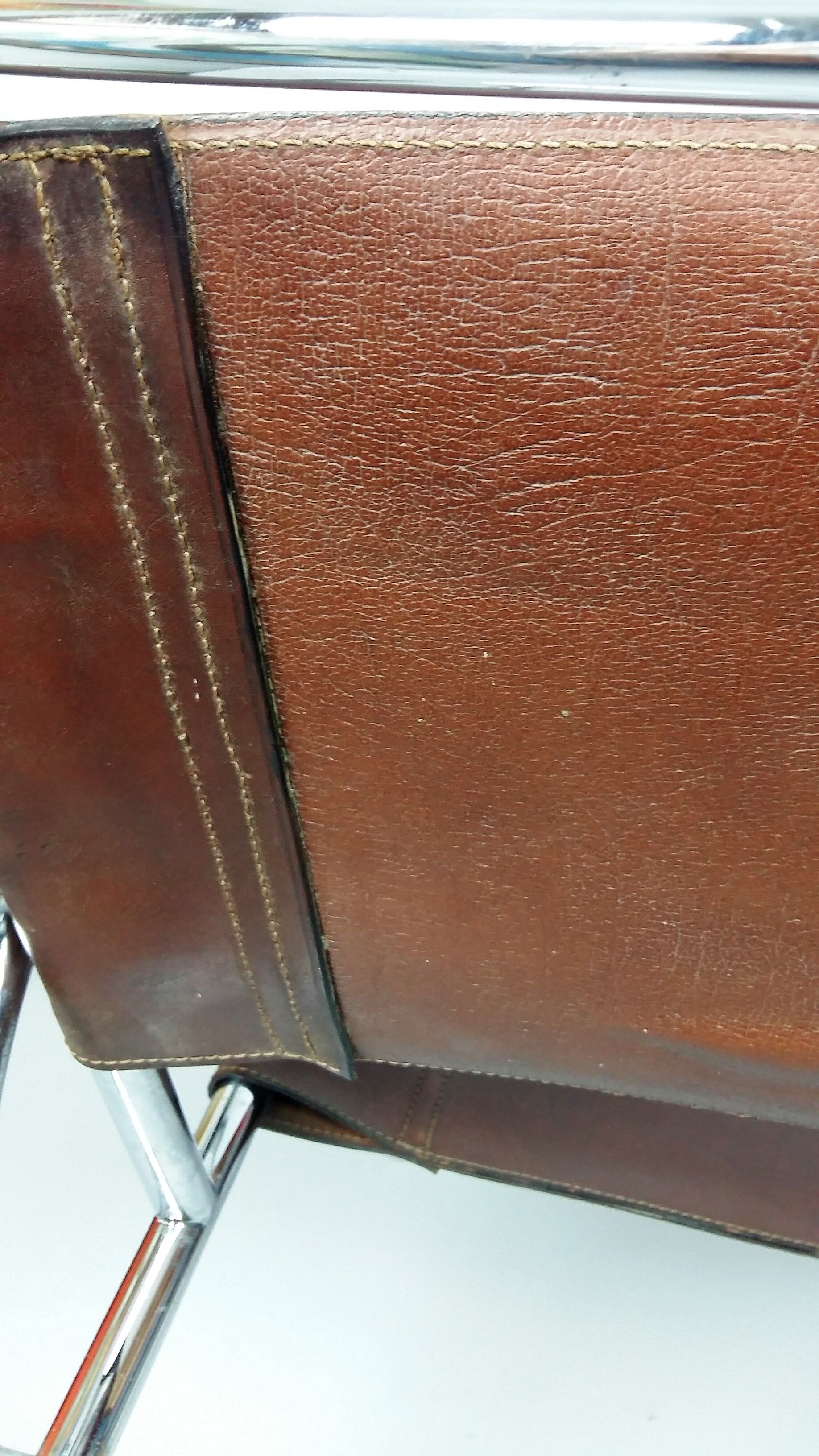 Pair of armchairs chromed metal and leather, 60 years