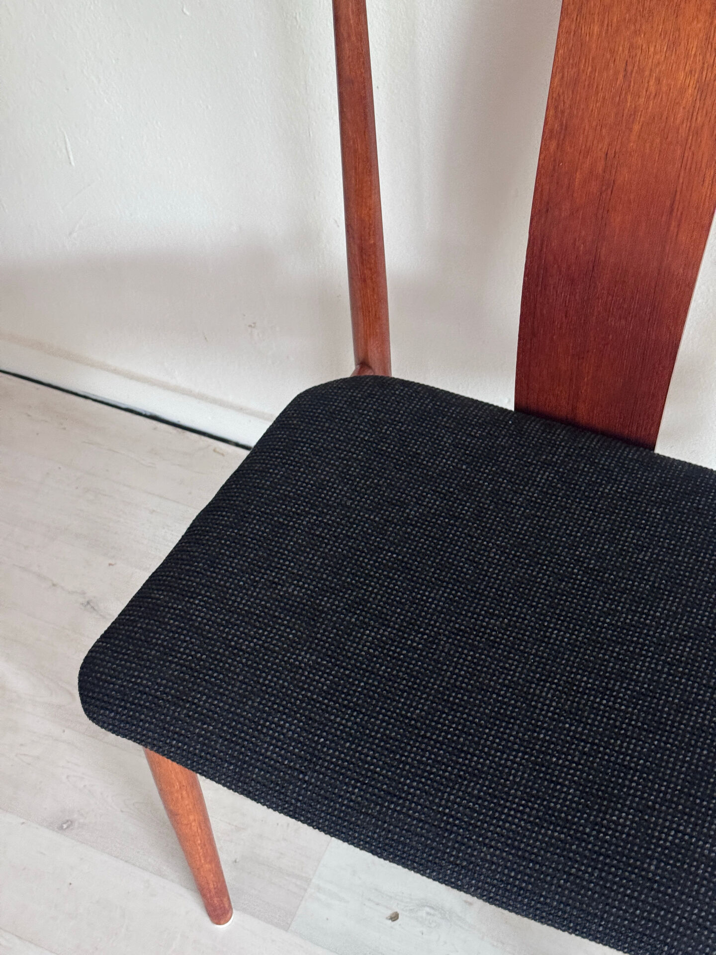 6 Danish mid-century teak chairs by Henning Sørensen for Danex from the 1960s.
