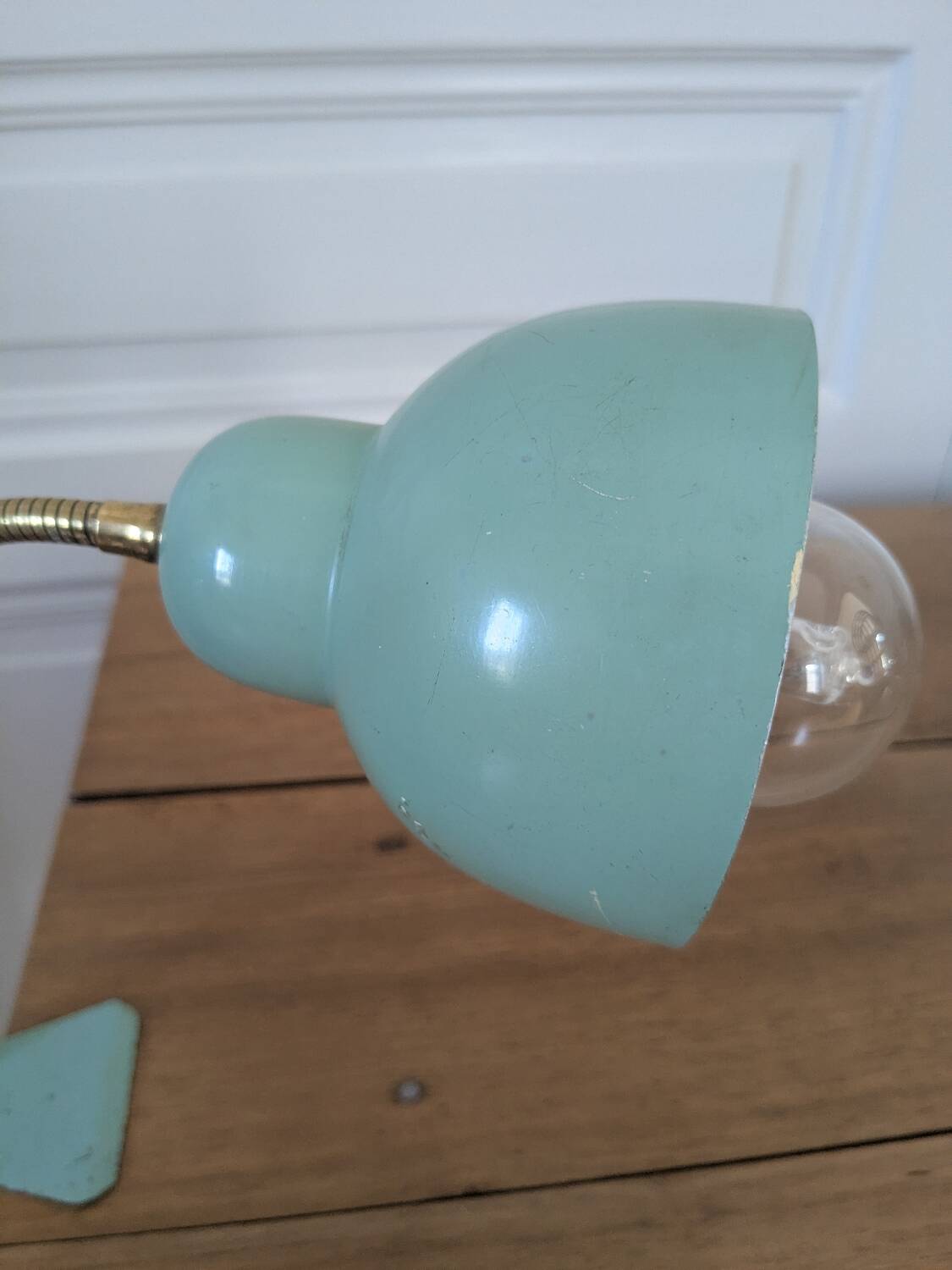 Vintage clip-on casserole lamp