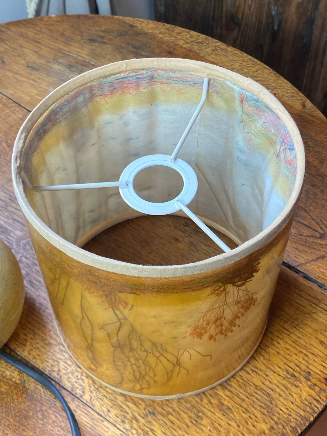 Lampe en grès, abat-jour composé de végétaux, années 70