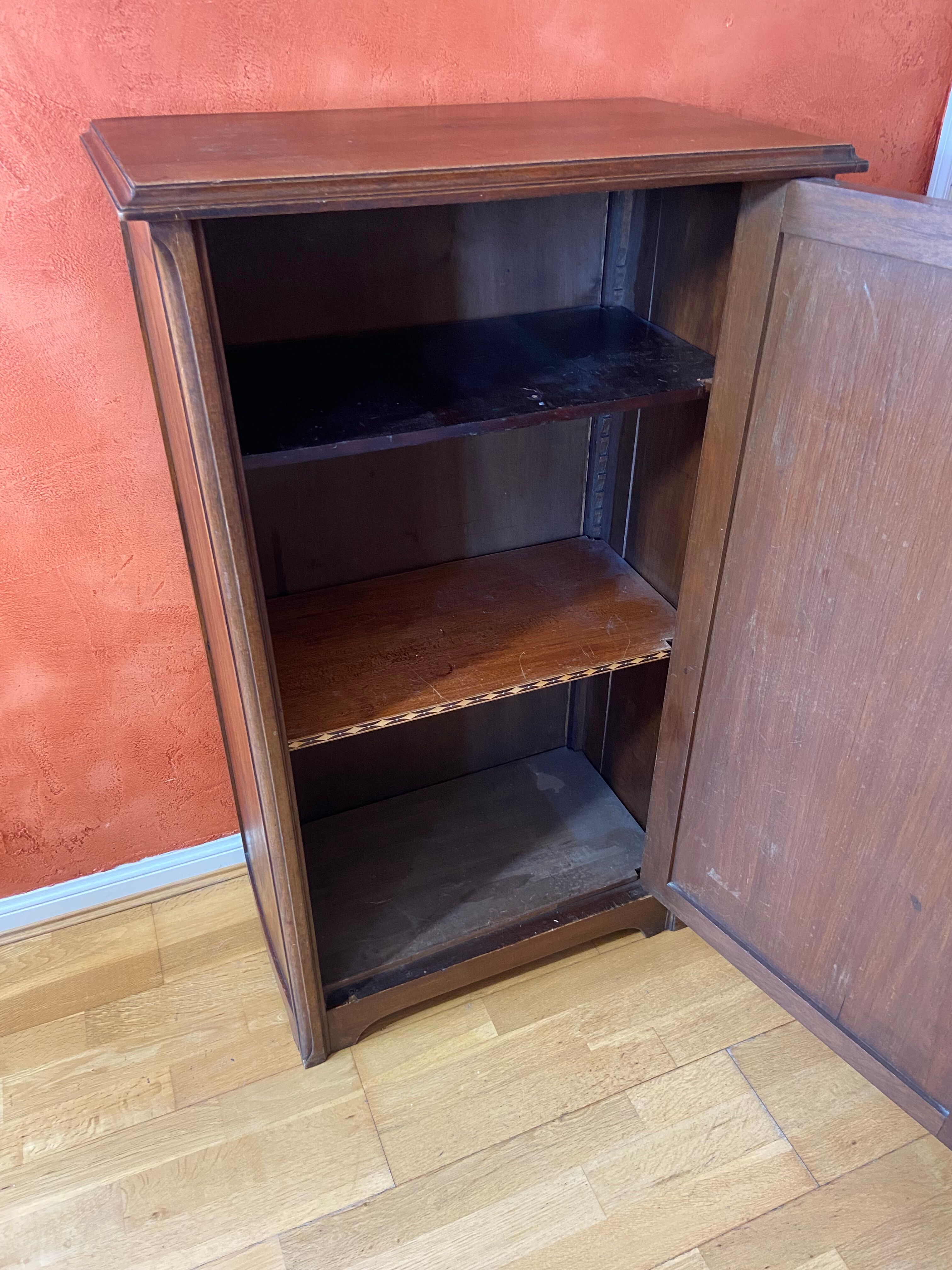 Small wardrobe buffet 1920