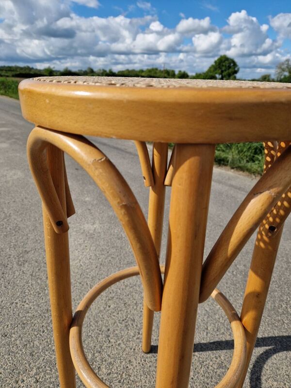 Tabouret haut de bar en bois courbé et cannage