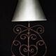 Pairede lamps cast