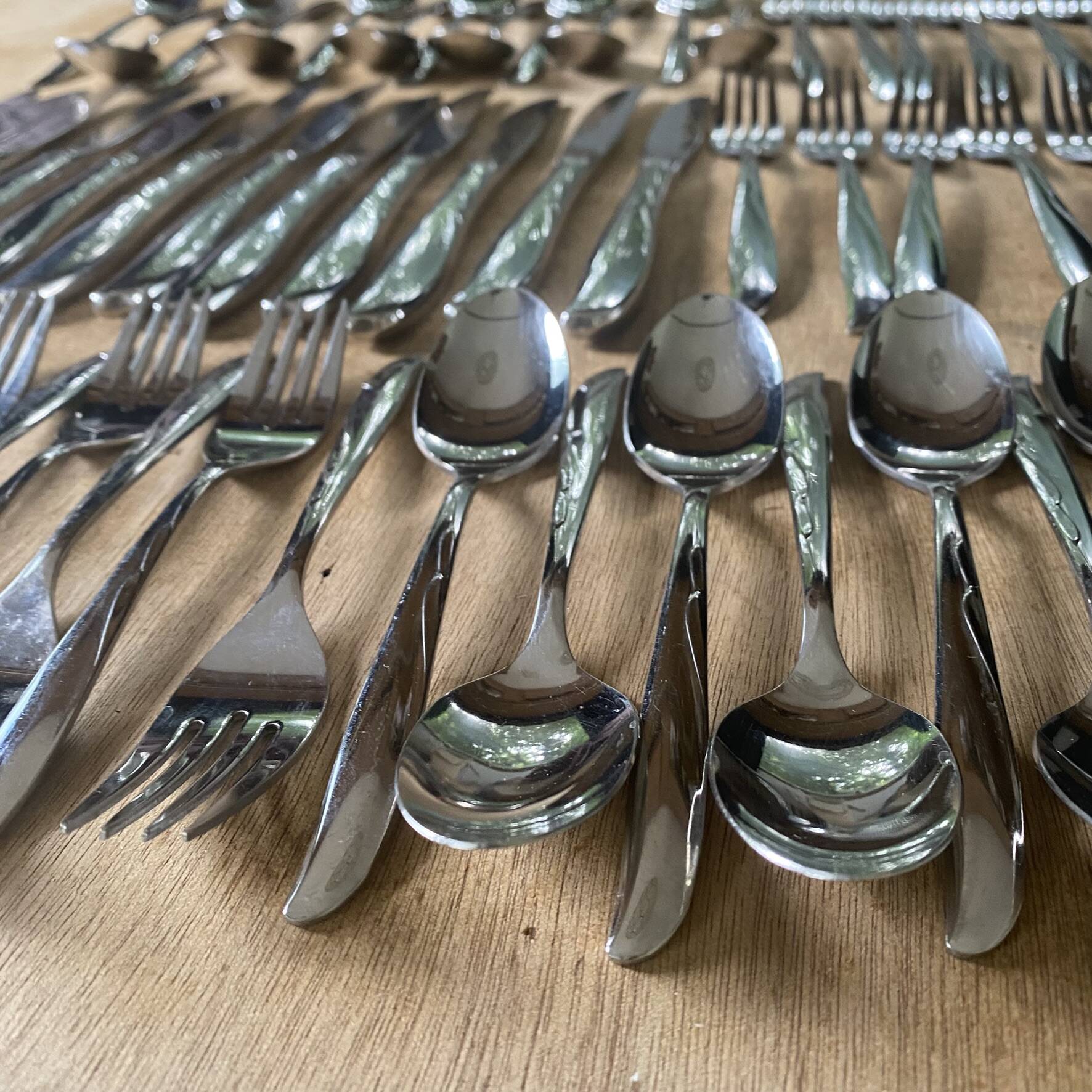Vintage stainless steel cutlery set Oneida USA 60 pieces