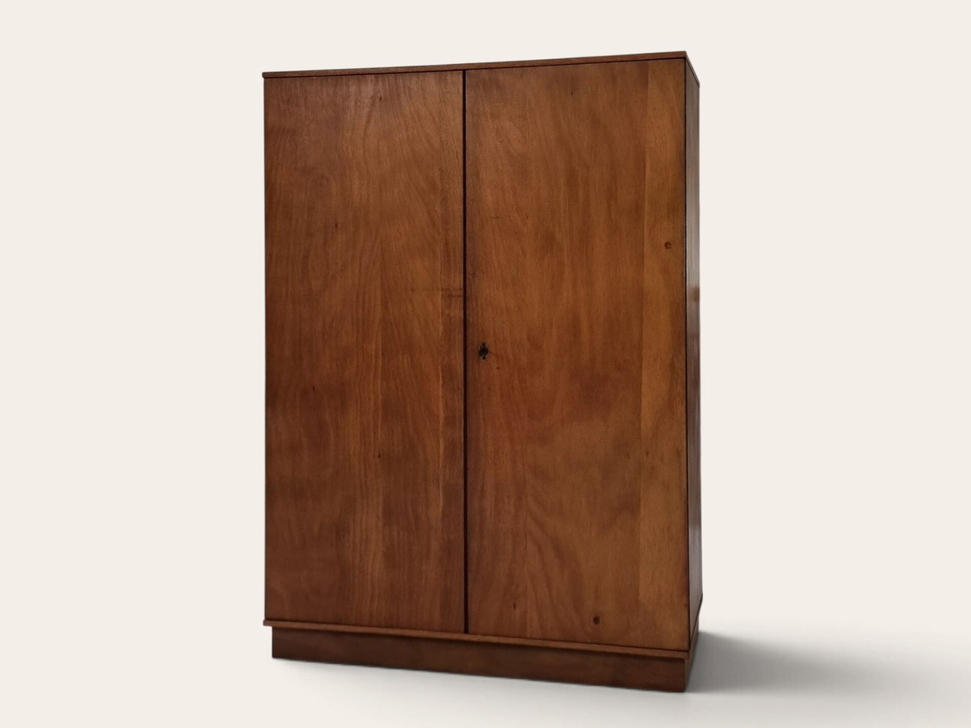Armoire du milieu du siècle