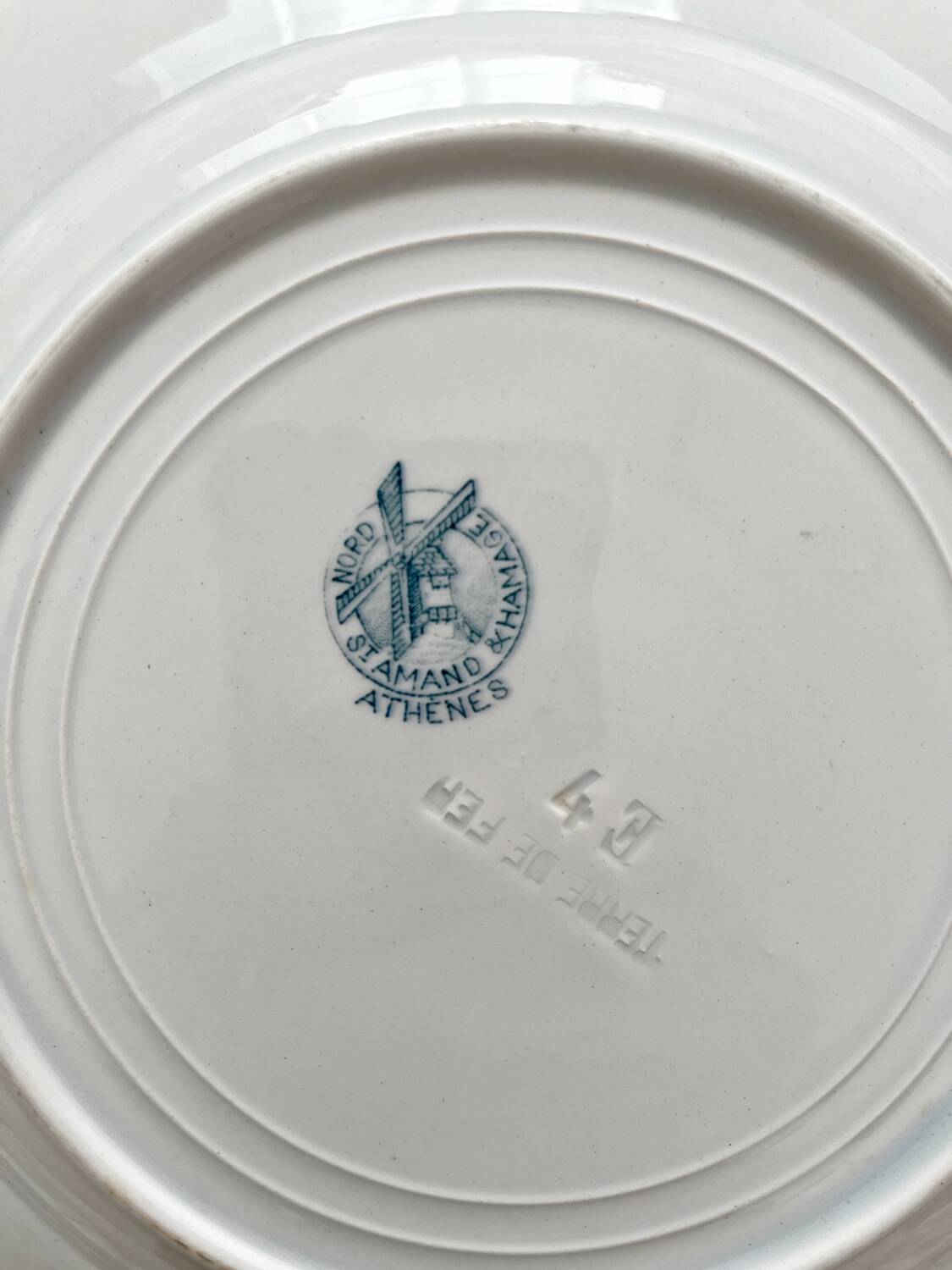 6 flat plates in iron earth “Athens” Saint Amand and Hamage