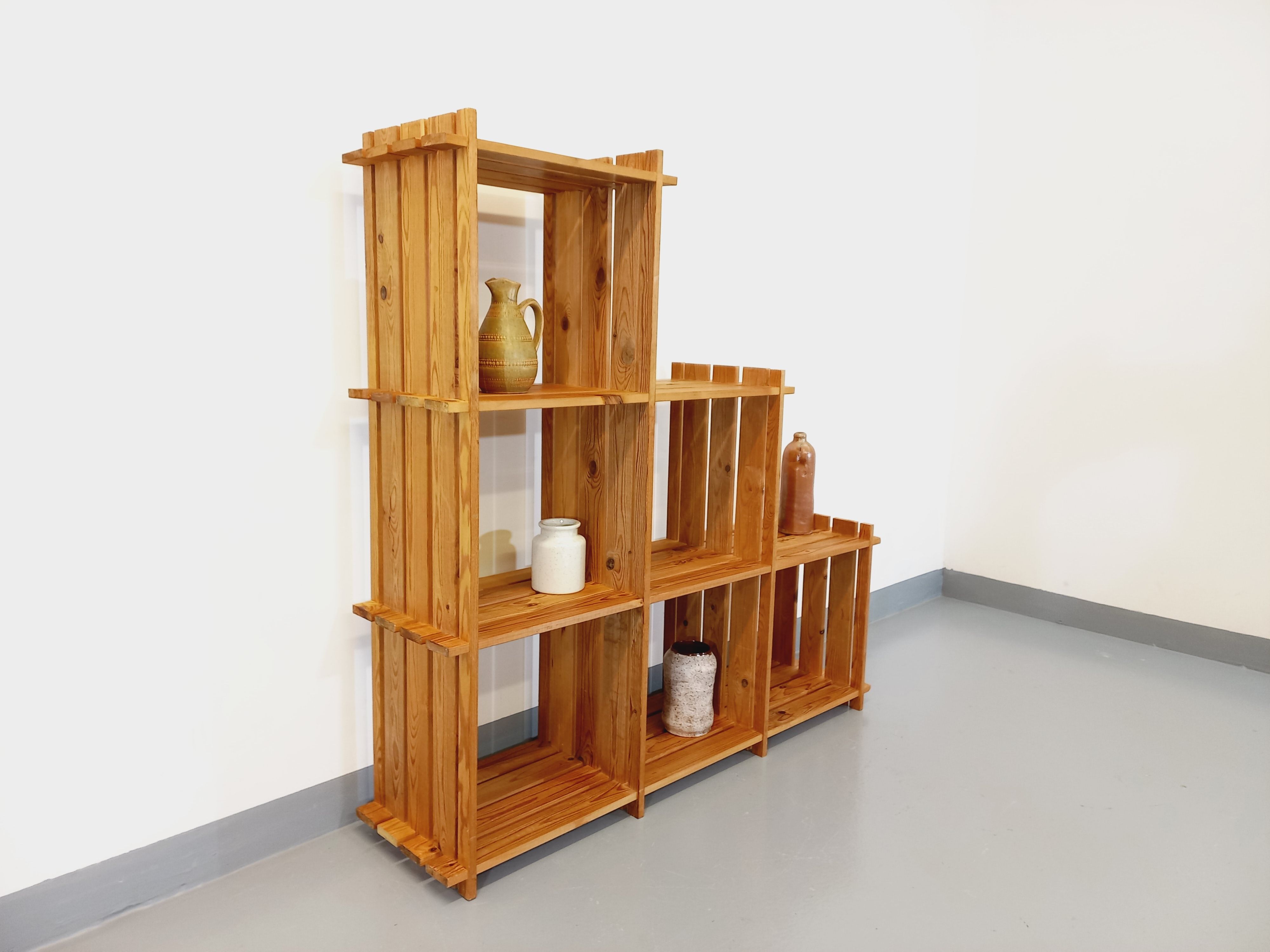 Bookcase vintage pine staircase shelf from the 80s in the style of Maison Regain