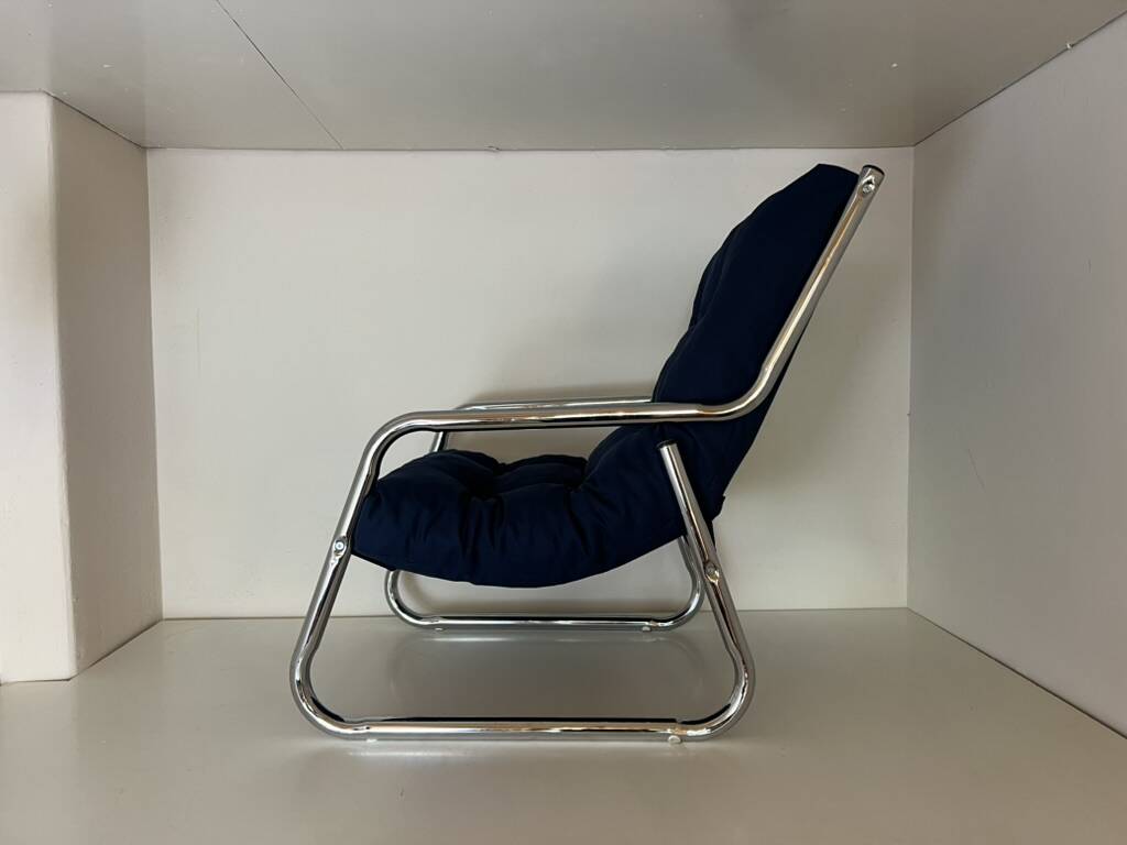 Fauteuil tubulaire chromé bleu années 70 Space Age