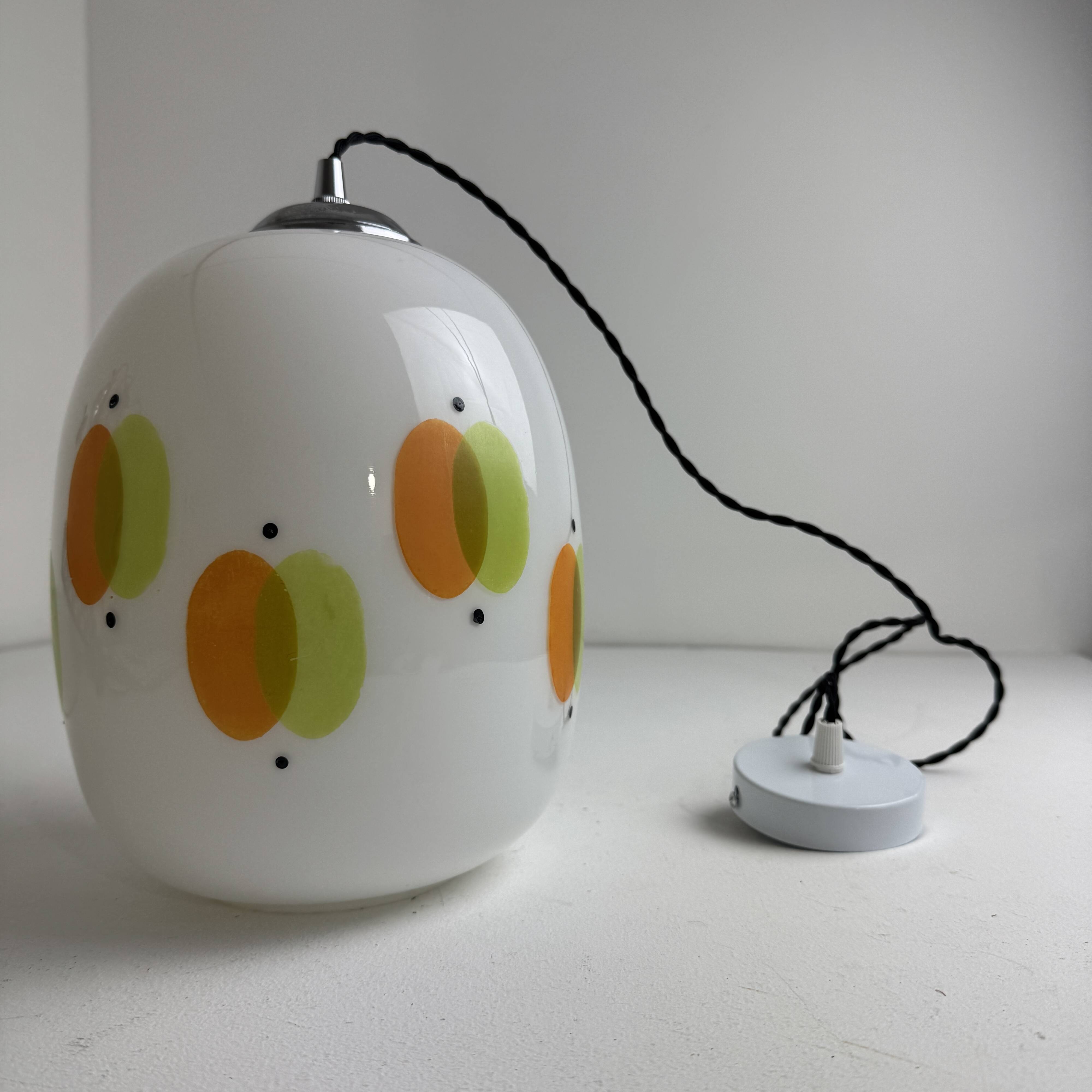 VINTAGE OVOID SUSPENSION 1970