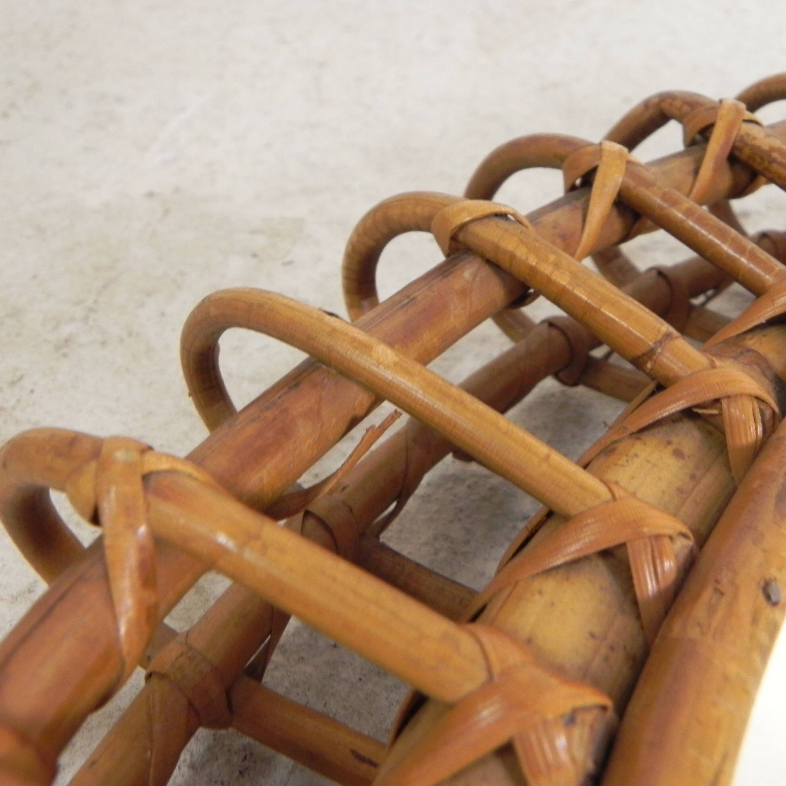 Round vintage mirror with bamboo edge