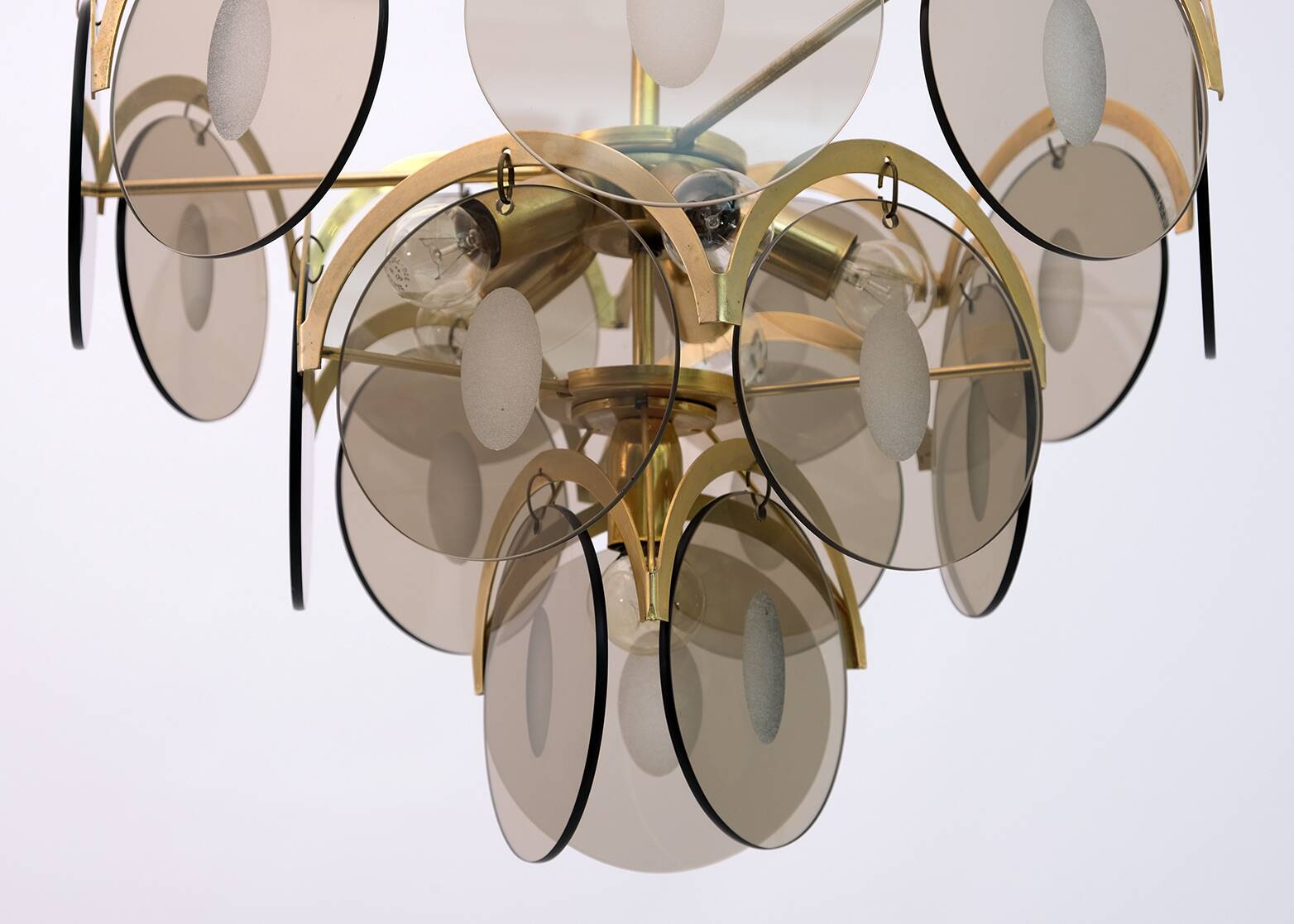 Gino Vistosi Mid-Century Modern Amber Glass and Brass Chandelier, 1970s