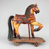 Cheval en bois vintage sur roues