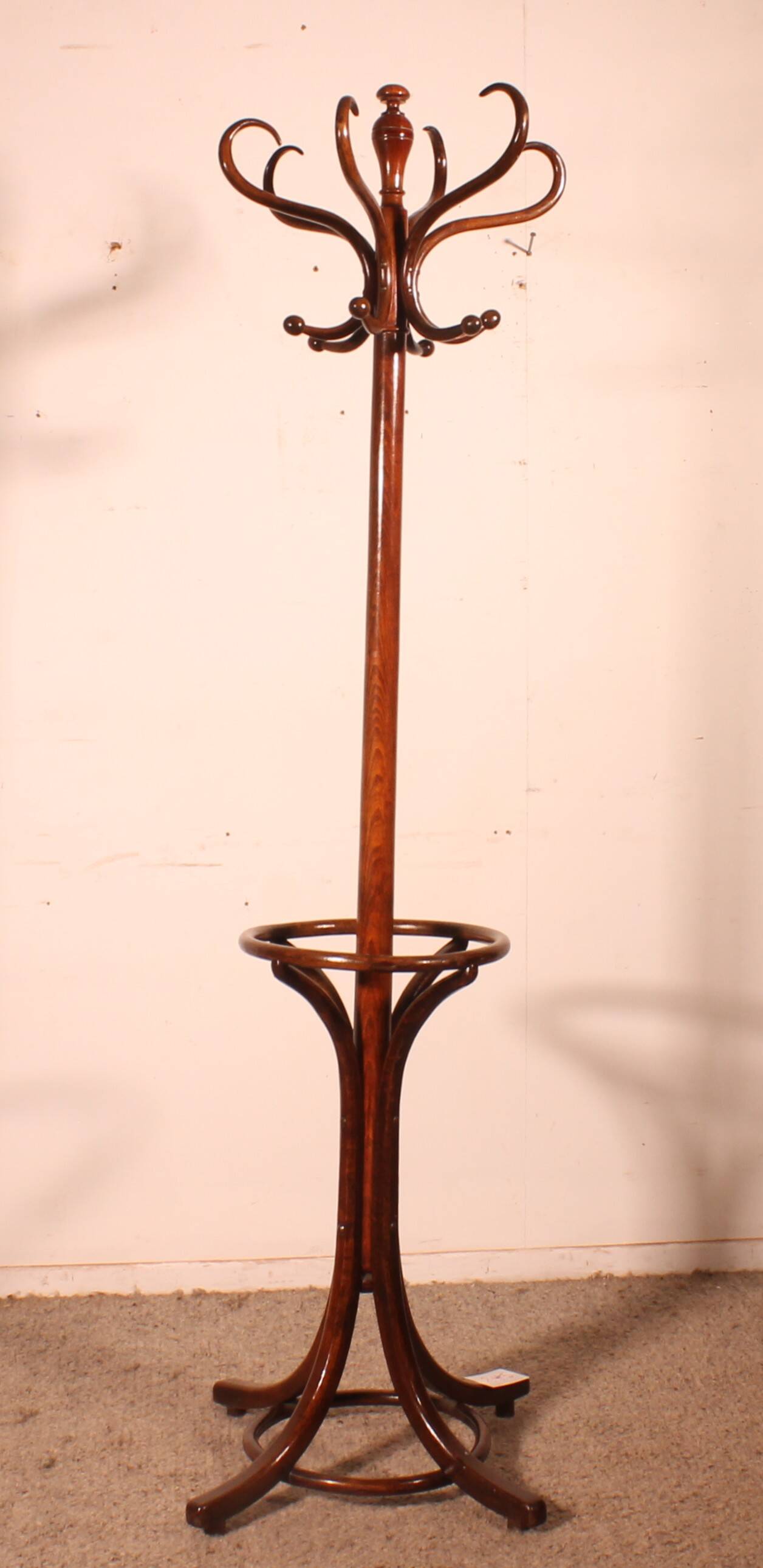 Parrot coat rack, Art Nouveau, known as Thonet
