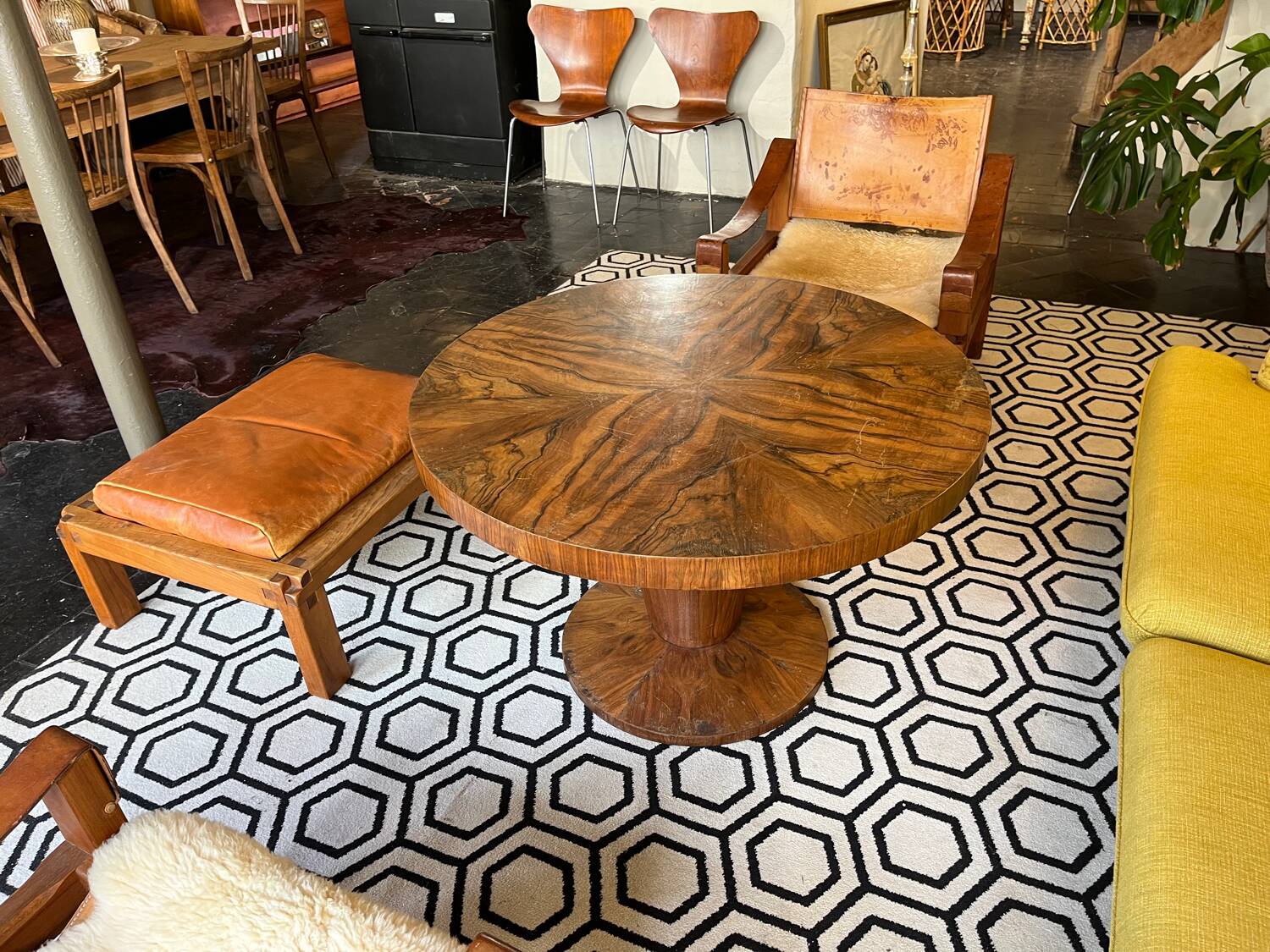 Large pedestal table 1930