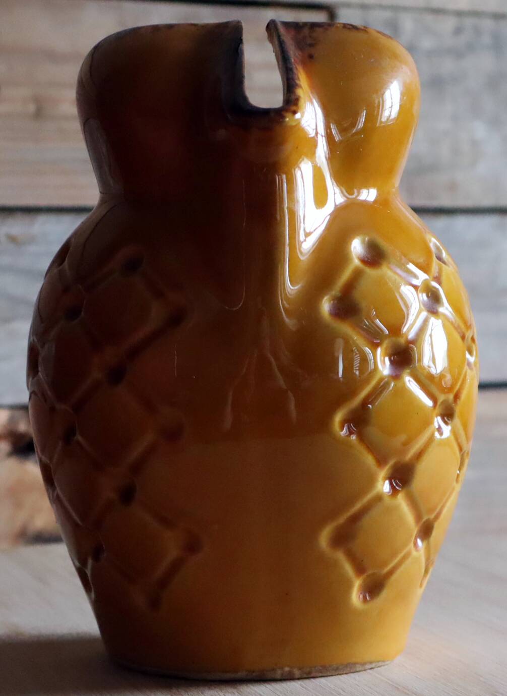 Vintage "Mireille" honey yellow ceramic pitcher – Tufted decor
