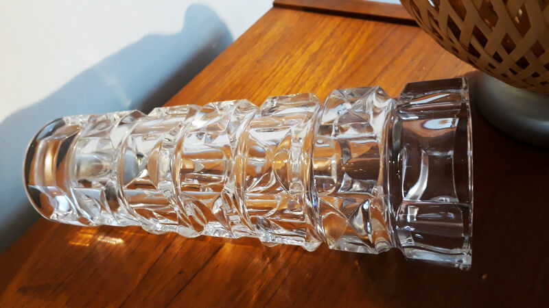 Concave-faceted vase