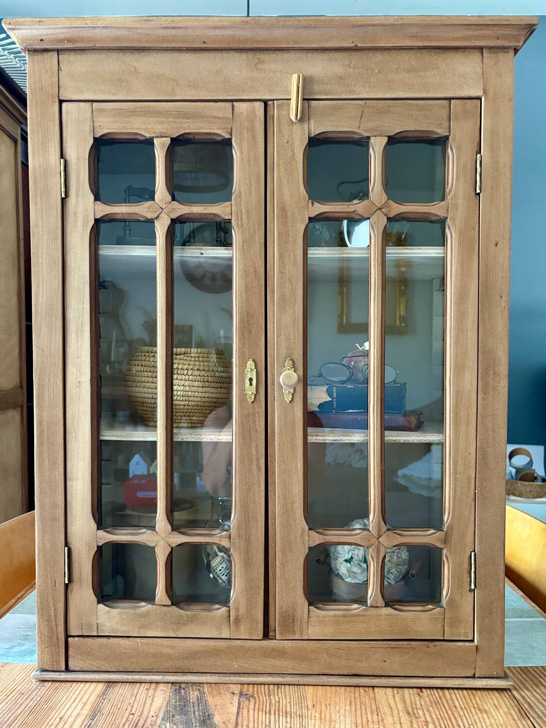 Small Parisian display case in raw wood