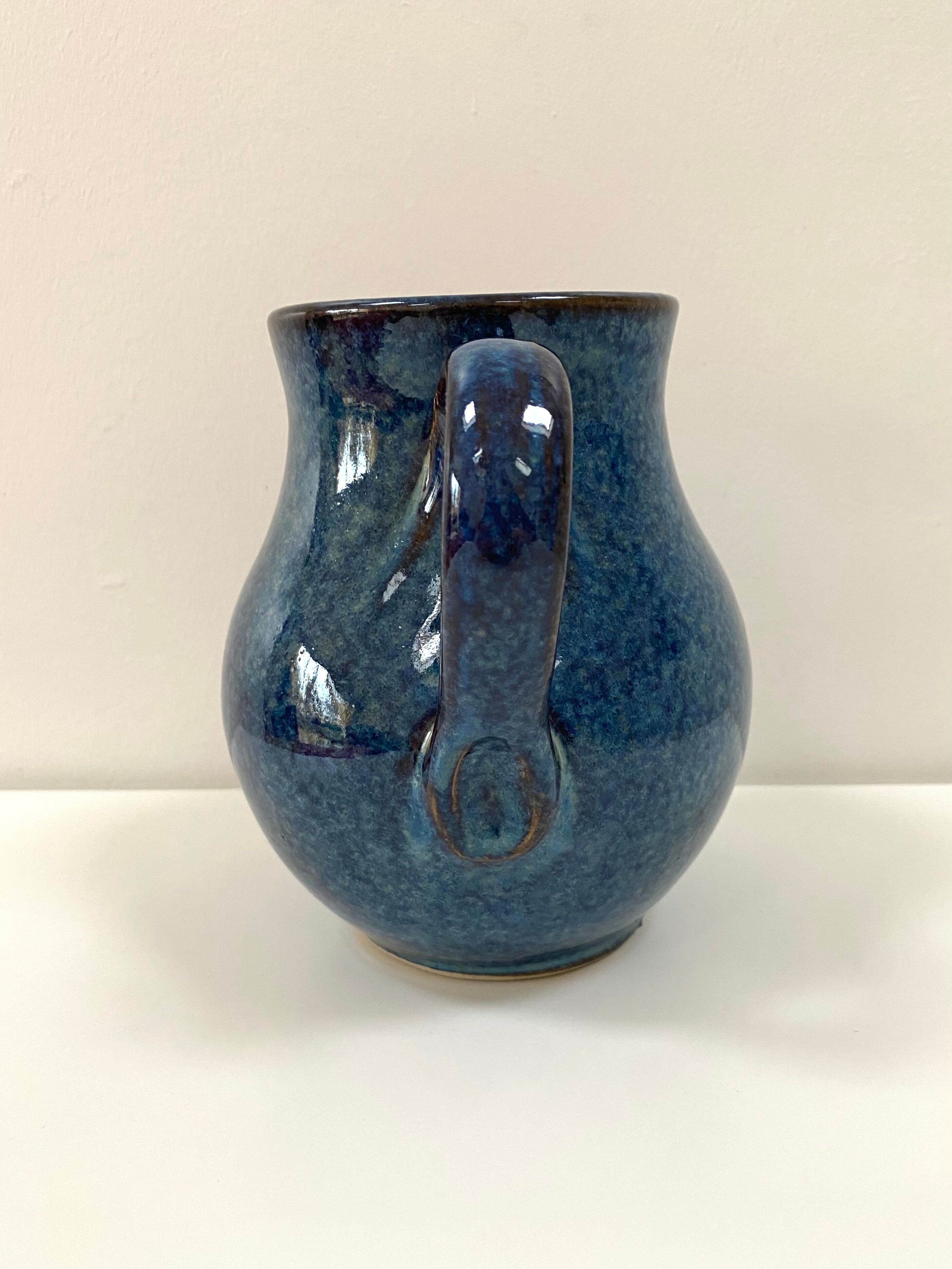 Pichet vase en grès bleu des Manufactures Normand